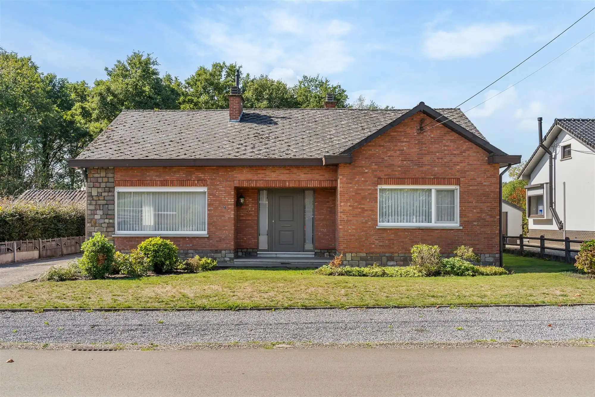Hoofdfoto van de publicatie: GOED ONDERHOUDEN GELIJKVLOERSE WONING MET 3 SLAAPKAMERS RUSTIG GELEGEN TE STAL