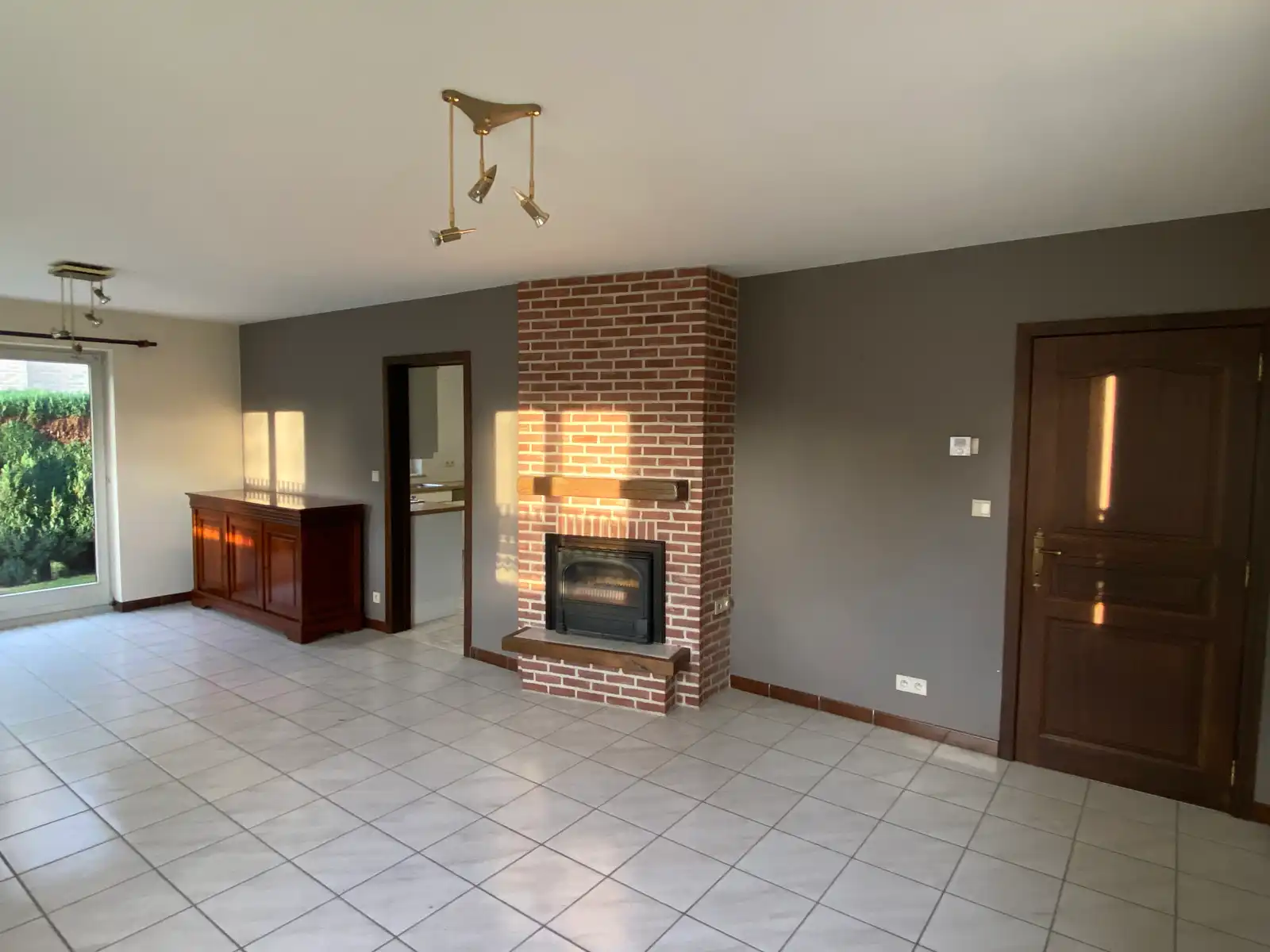 Bungalow met 2 slaapkamers rustig gelegen in dorpscentrum. foto 3