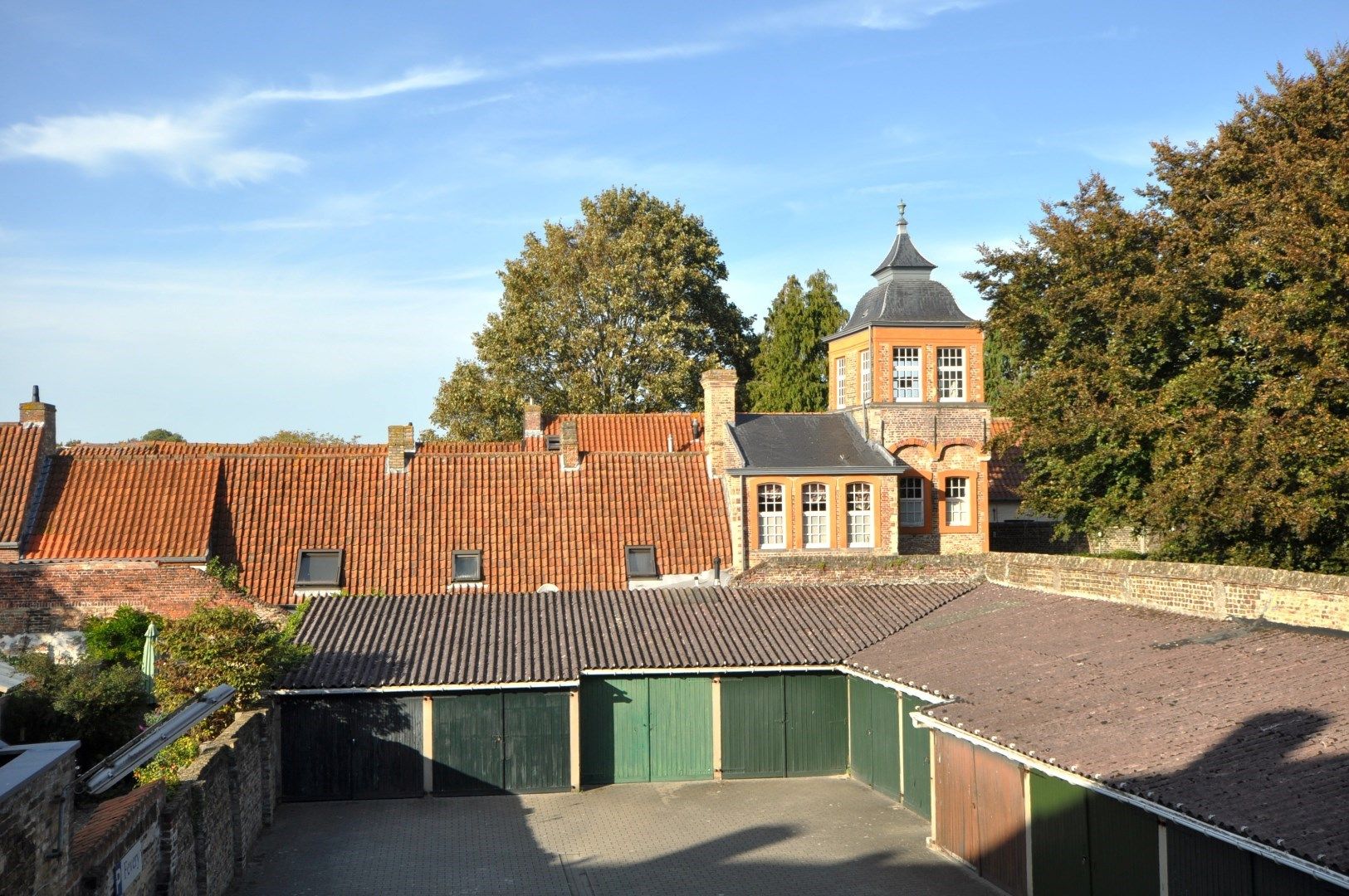 Gerenoveerd en verrassend ruim 1 slaapkamer-appartement in het centrum van Brugge foto 13