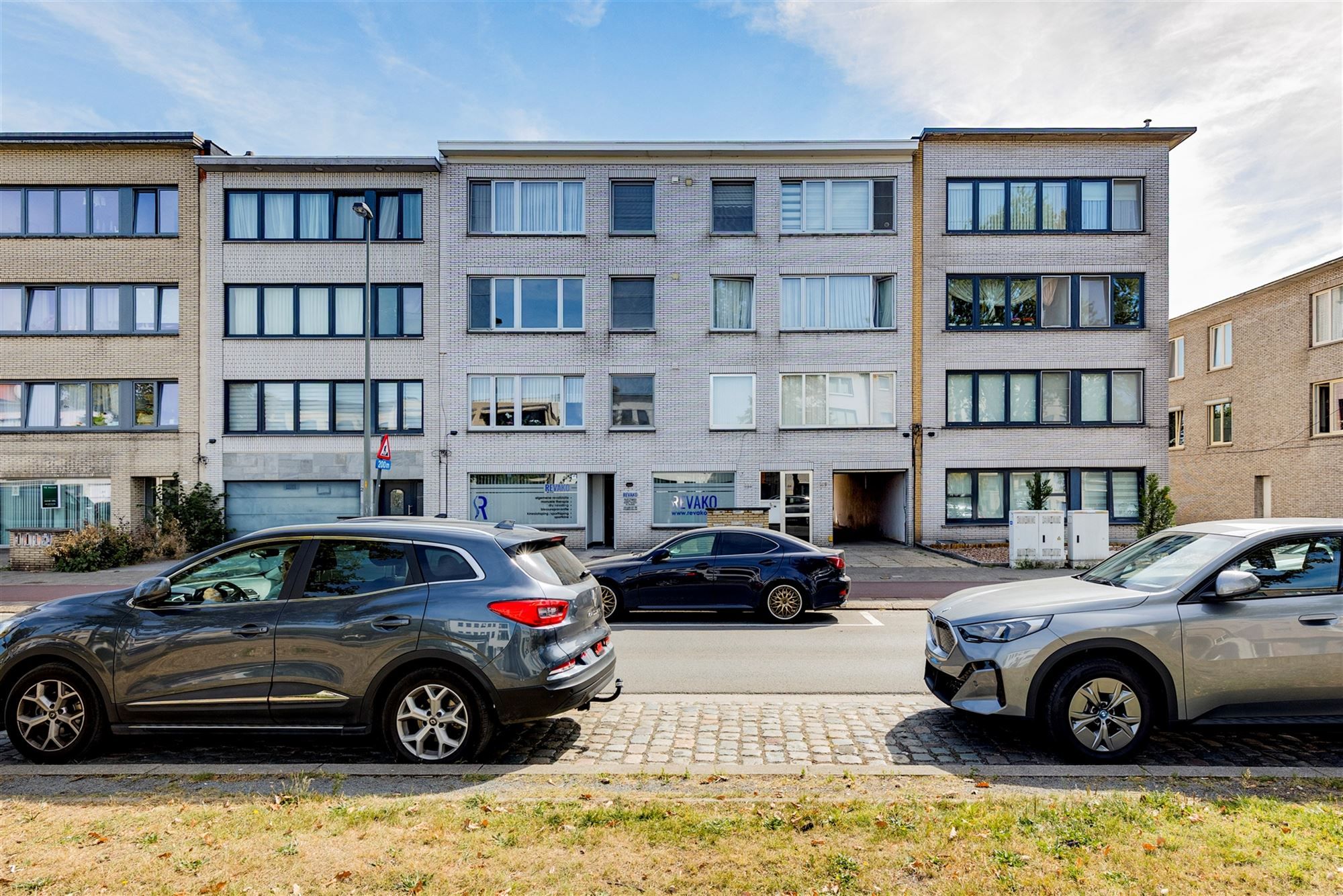 Ruim op te frissen 2 slk appartement met terras foto 20