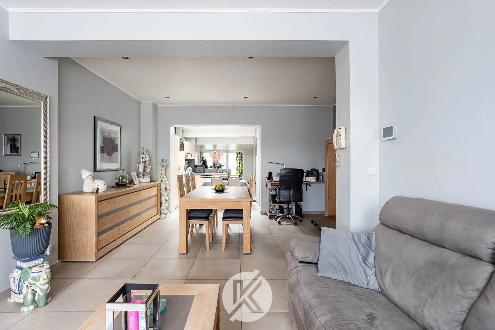 Instapklare rijwoning op gunstige ligging foto 3