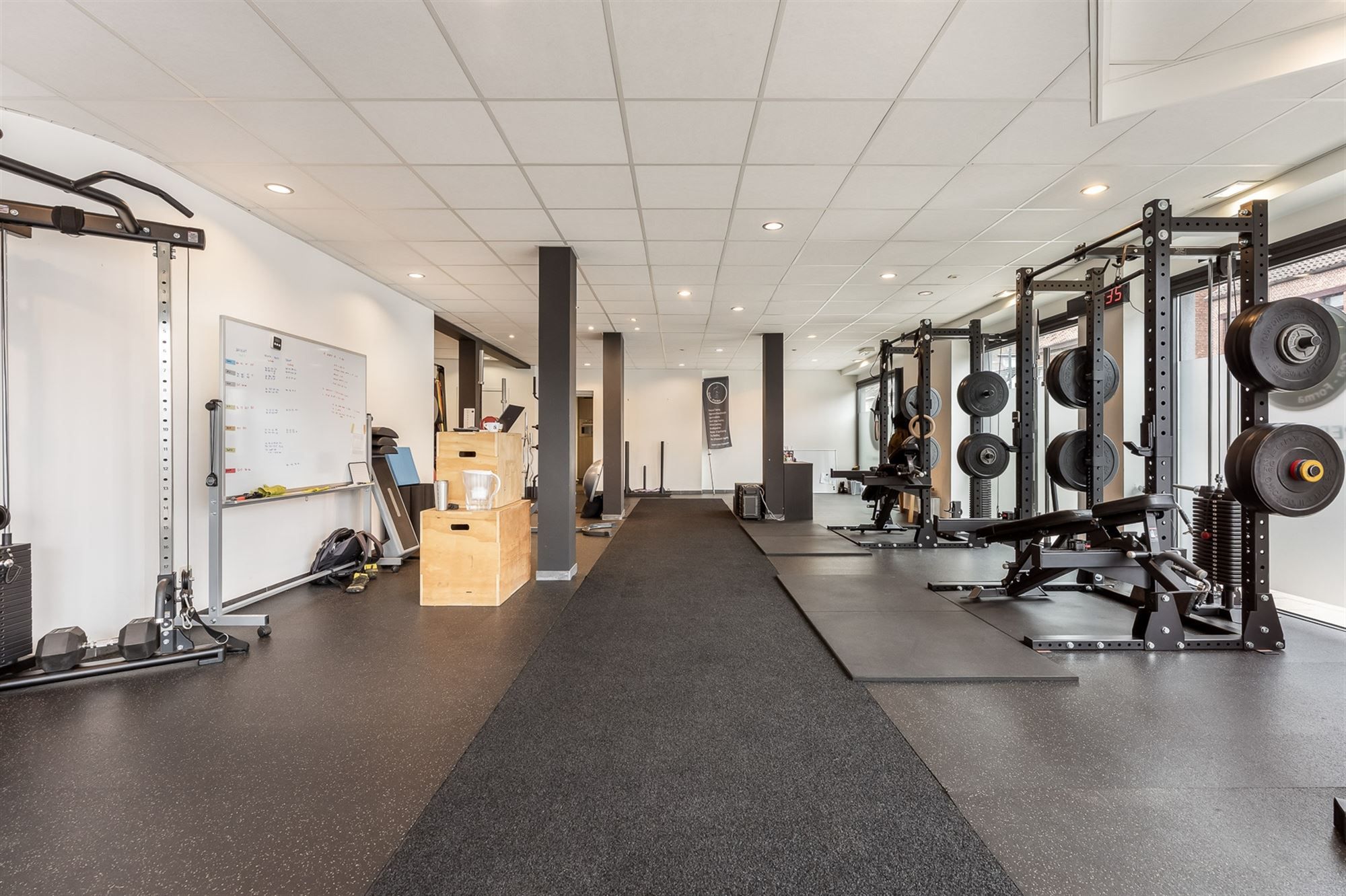 ZEER GOED GELEGEN HANDELSRUIMTE (110M²) MET BUREAU EN KITCHENETTE TE PAAL foto 5