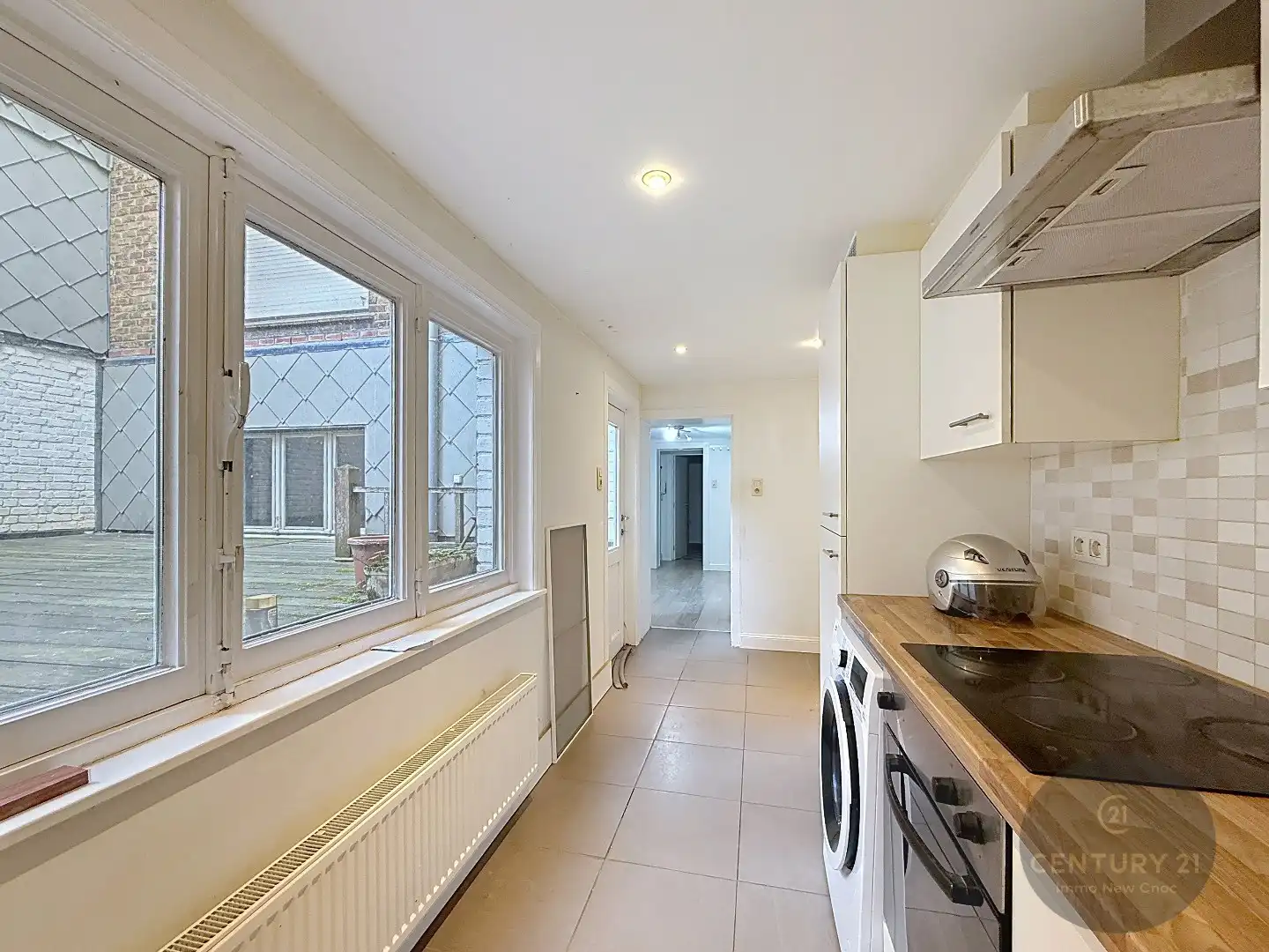 kelderappartement met RUIM terras vlak aan zee foto 6