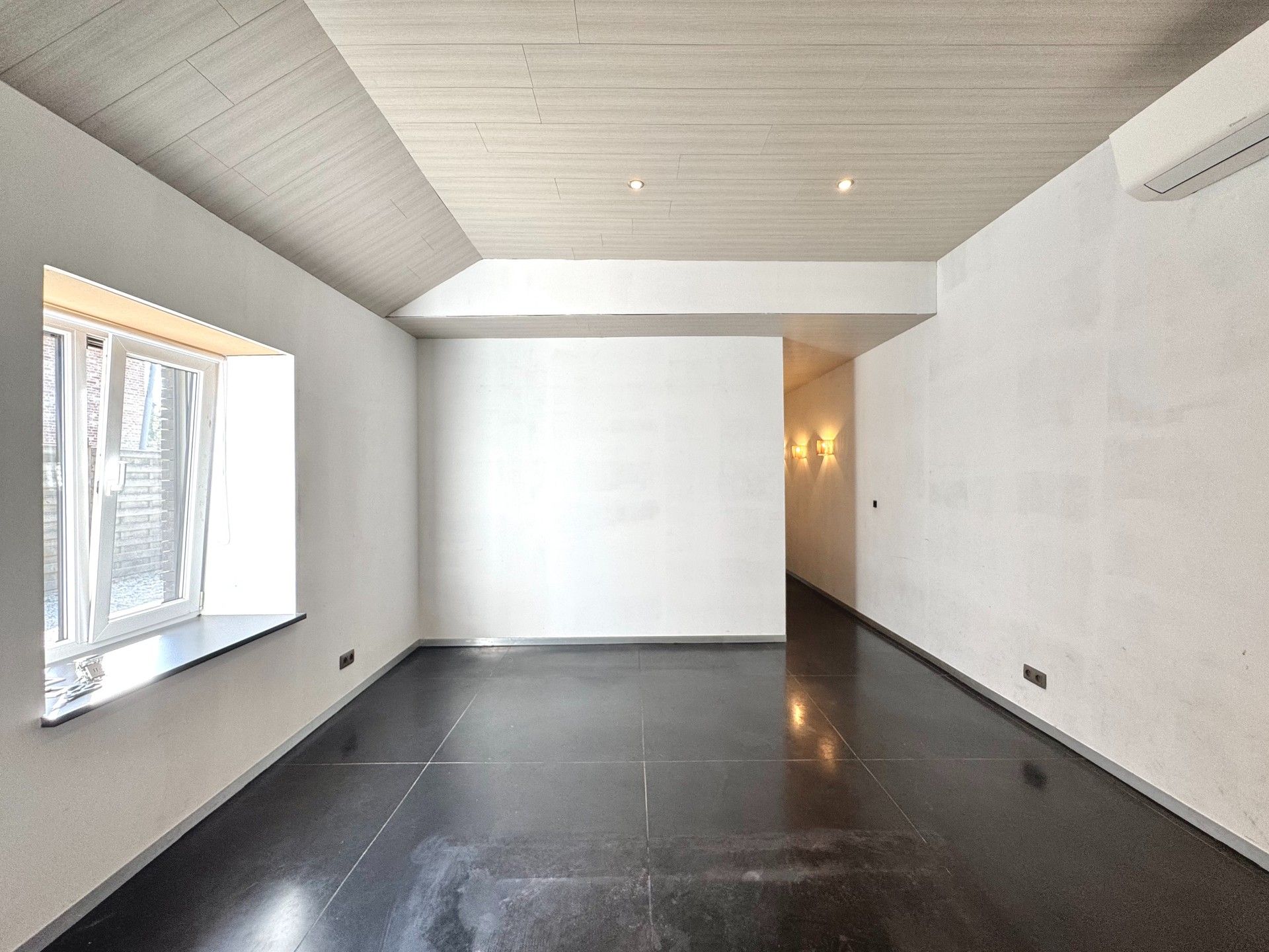 VRIJSTAANDE ENERGIEZUINIGE WONING MET GROTE GARAGE - 836 M² foto 25