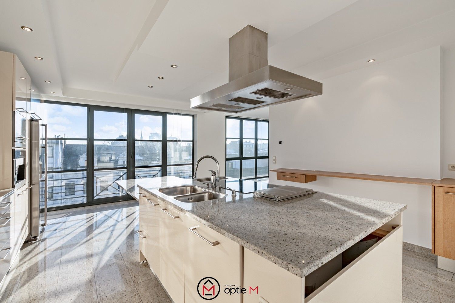 Ruim energiezuinig appartement met uitzicht op Hasselt foto 4