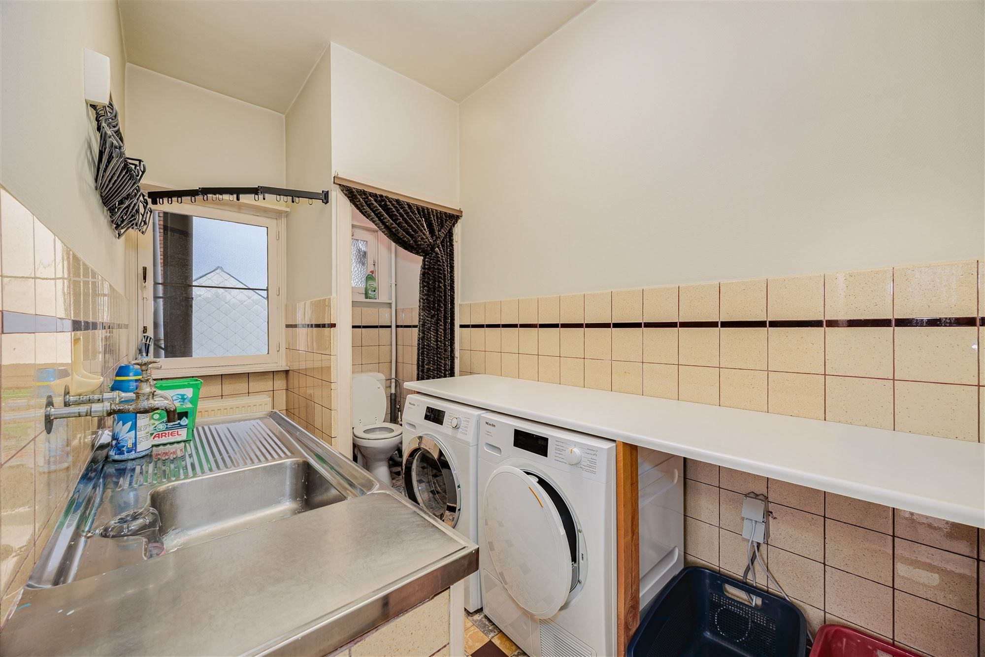 Uniek hoekperceel met handelshuis + garage + appt foto 18