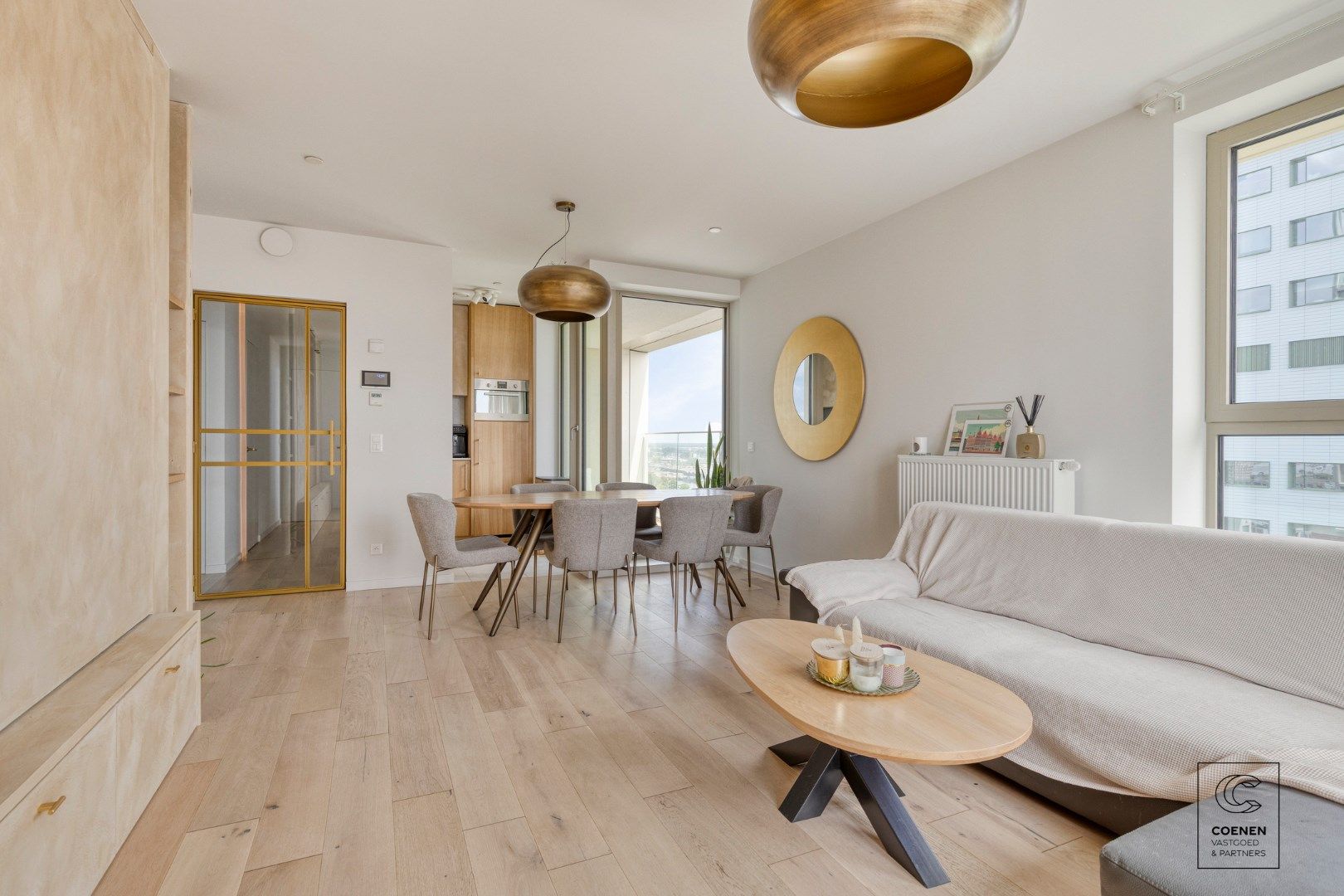Design appartement van 83 m², twee slaapkamers en een ruim terras met een prachtig uitzicht over Antwerpen! foto 2