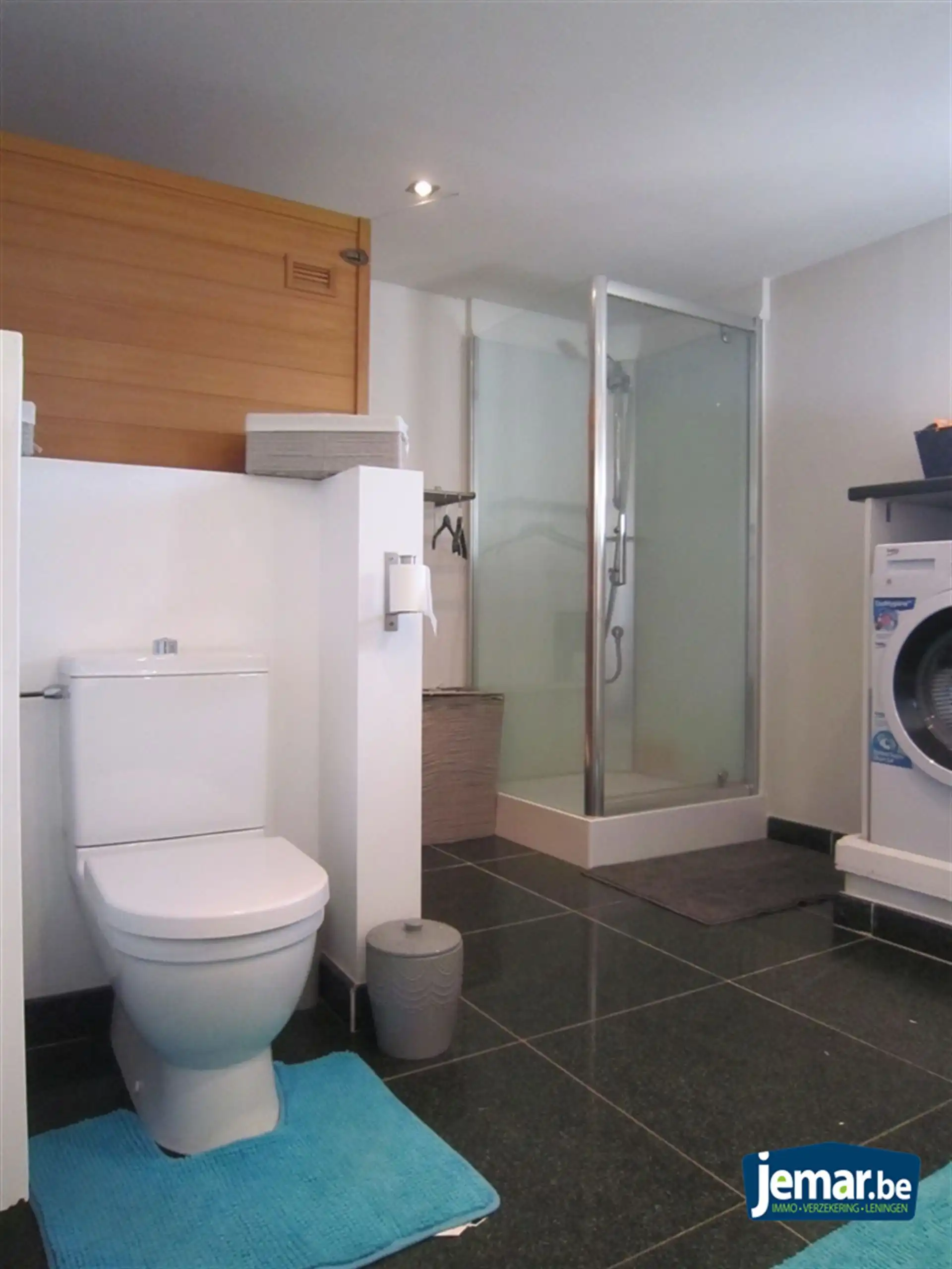 Appartementsgebouw met 2 verhuurde appartementen gelegen langs de Rijksweg! foto 5