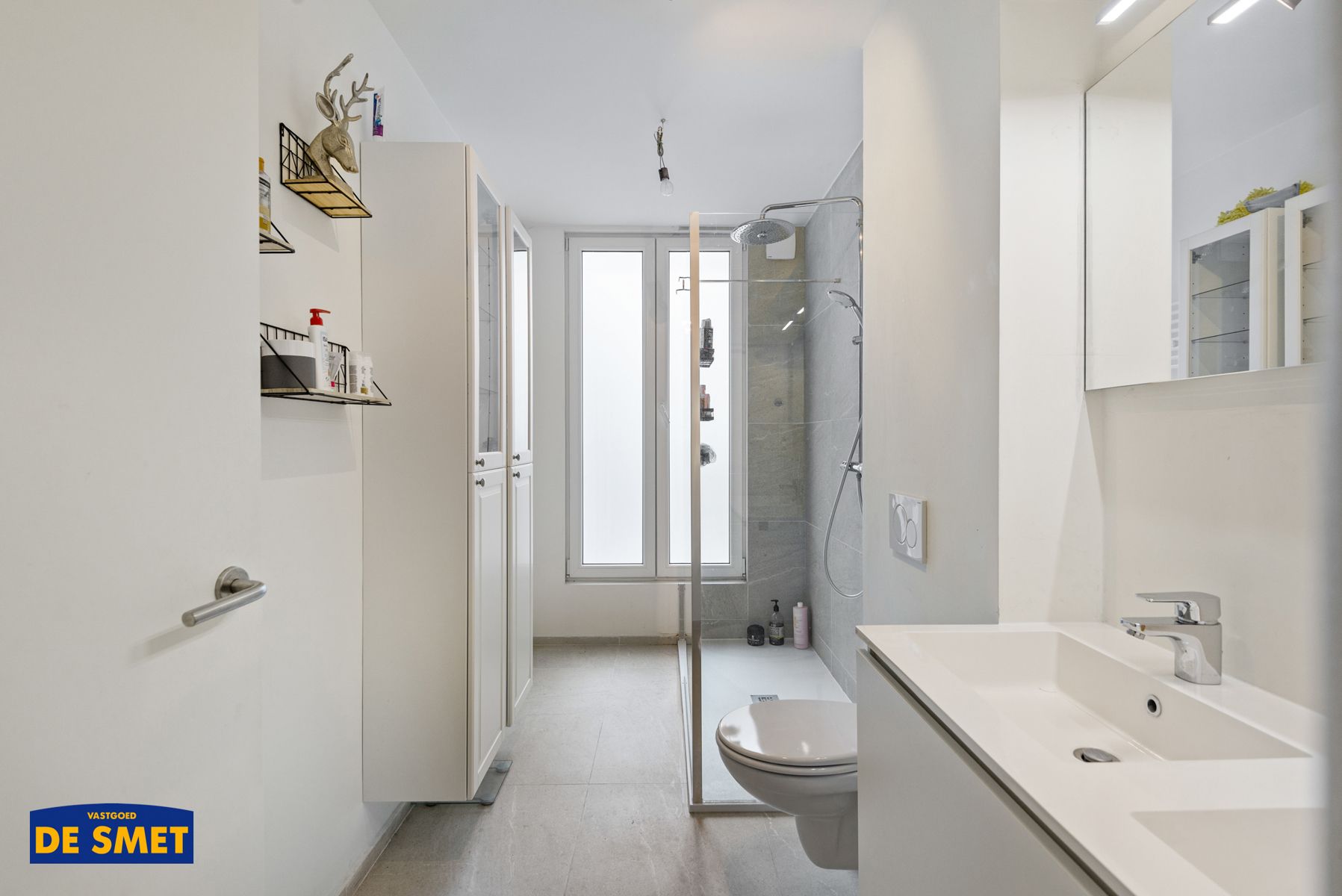 Recent appartement met lift en ruim terras pal in centrum foto 14