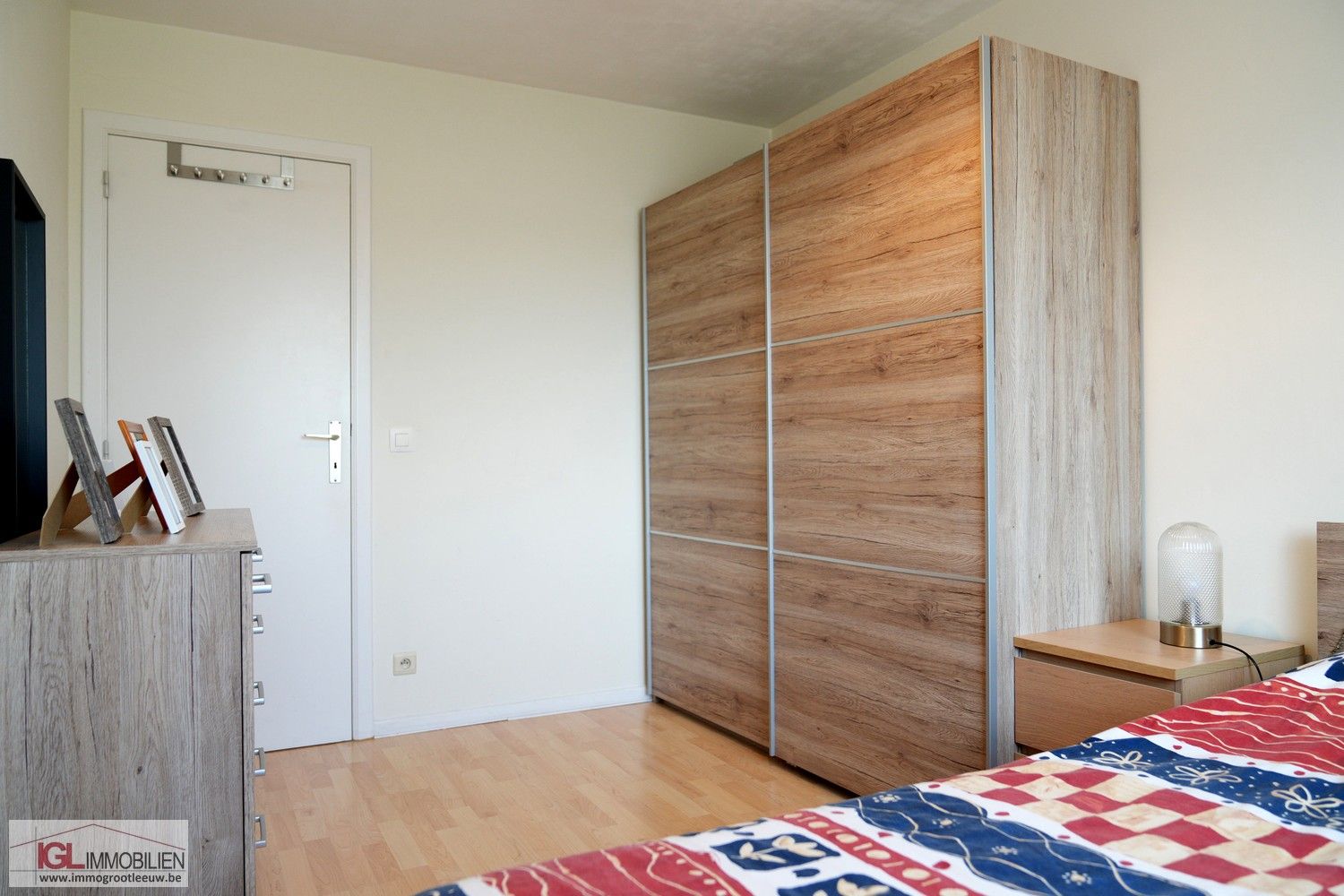 Gerenoveerde bel-étage woning met 5 slaapkamers, garage en zonnige tuin foto 13