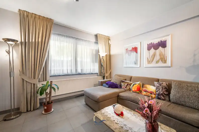 Instapklaar 1-slaapkamerappartement op wandelafstand van het strand en de vele winkels foto {{pictureIndex}}