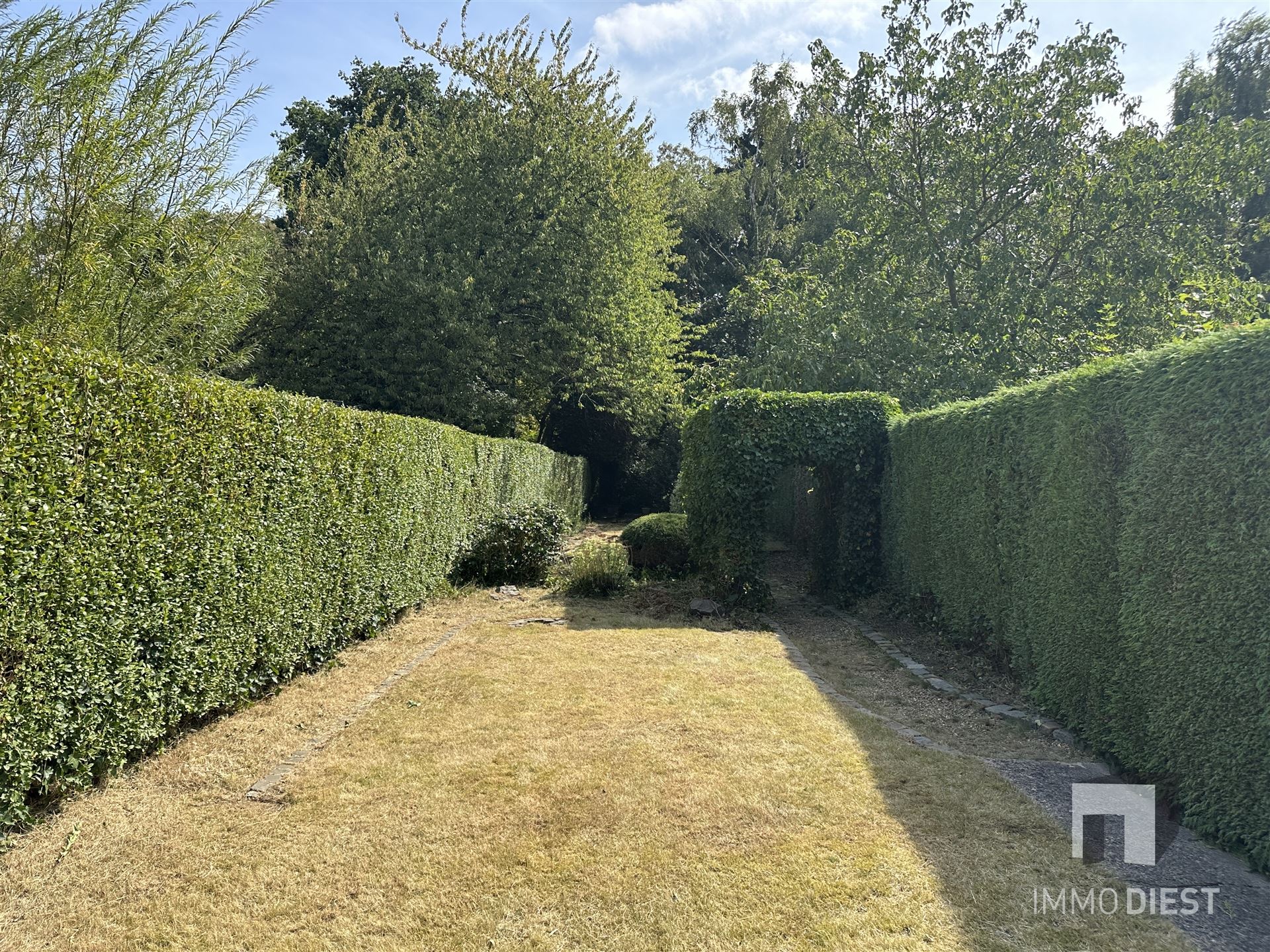 Knappe woning met 3 ruime slaapkamers en mooie tuin - instapklaar foto 22