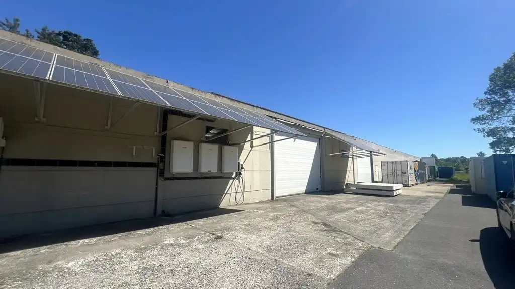 Bedrijfsgebouw met woning te koop vlakbij N60 in Gavere foto 3