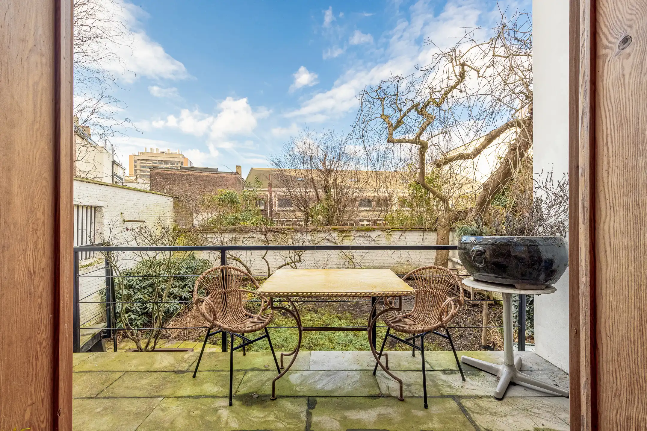 ANTWERPEN - Karaktervolle herenwoning met tuin foto 7