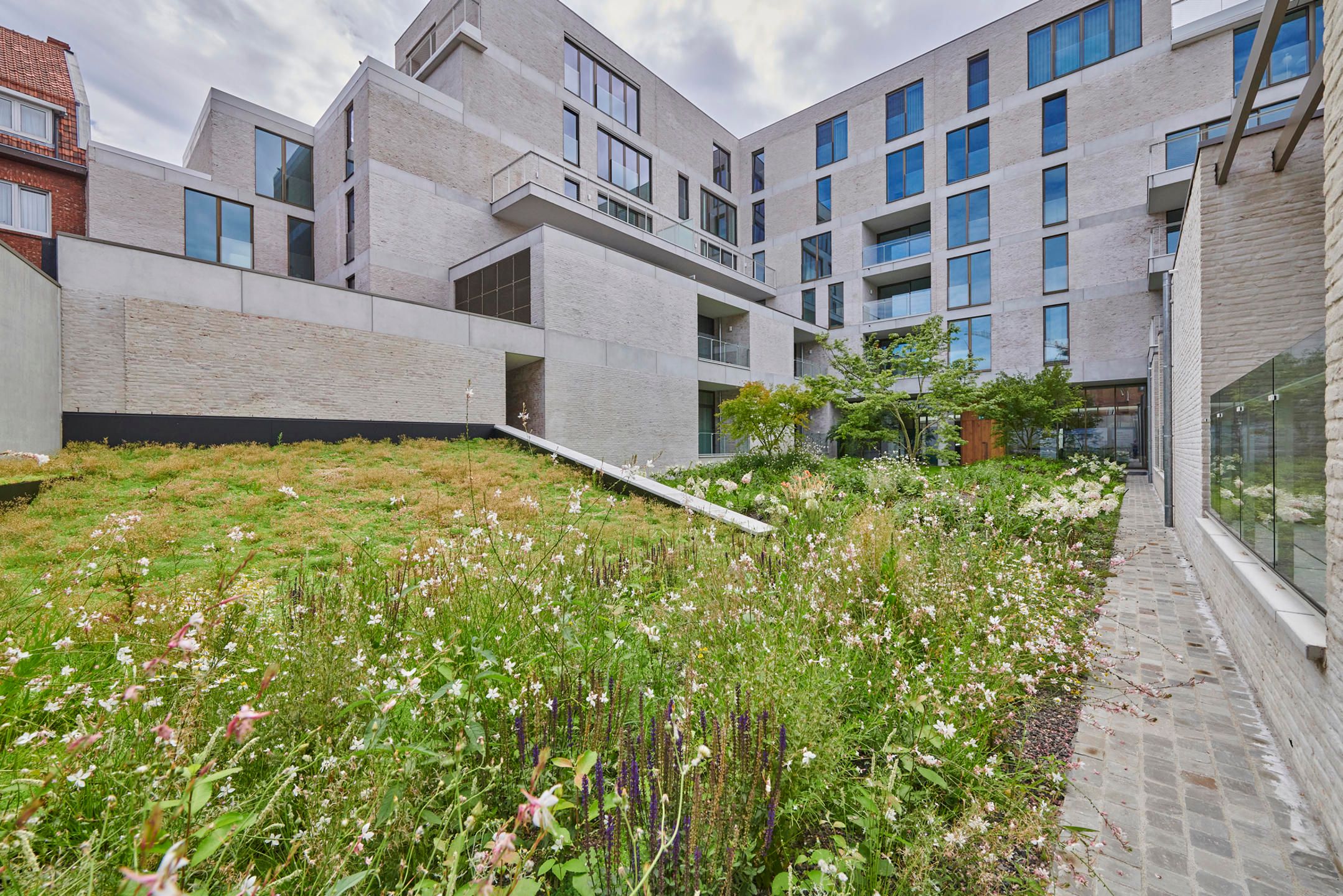 INSTAPKLAAR BEN-APPARTEMENT 100m², MET 2 SLAAPKAMERS foto 4