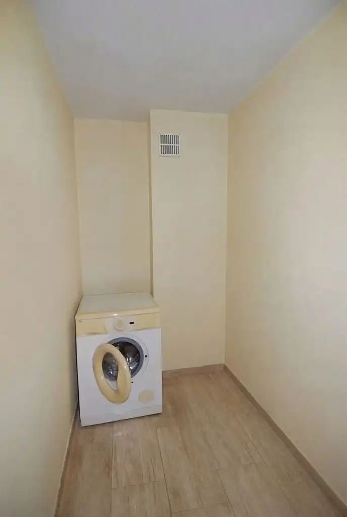 Ruim appartement met 2 slaapkamers, 2 terrasjes en ondergrondse autostaanplaats foto 9