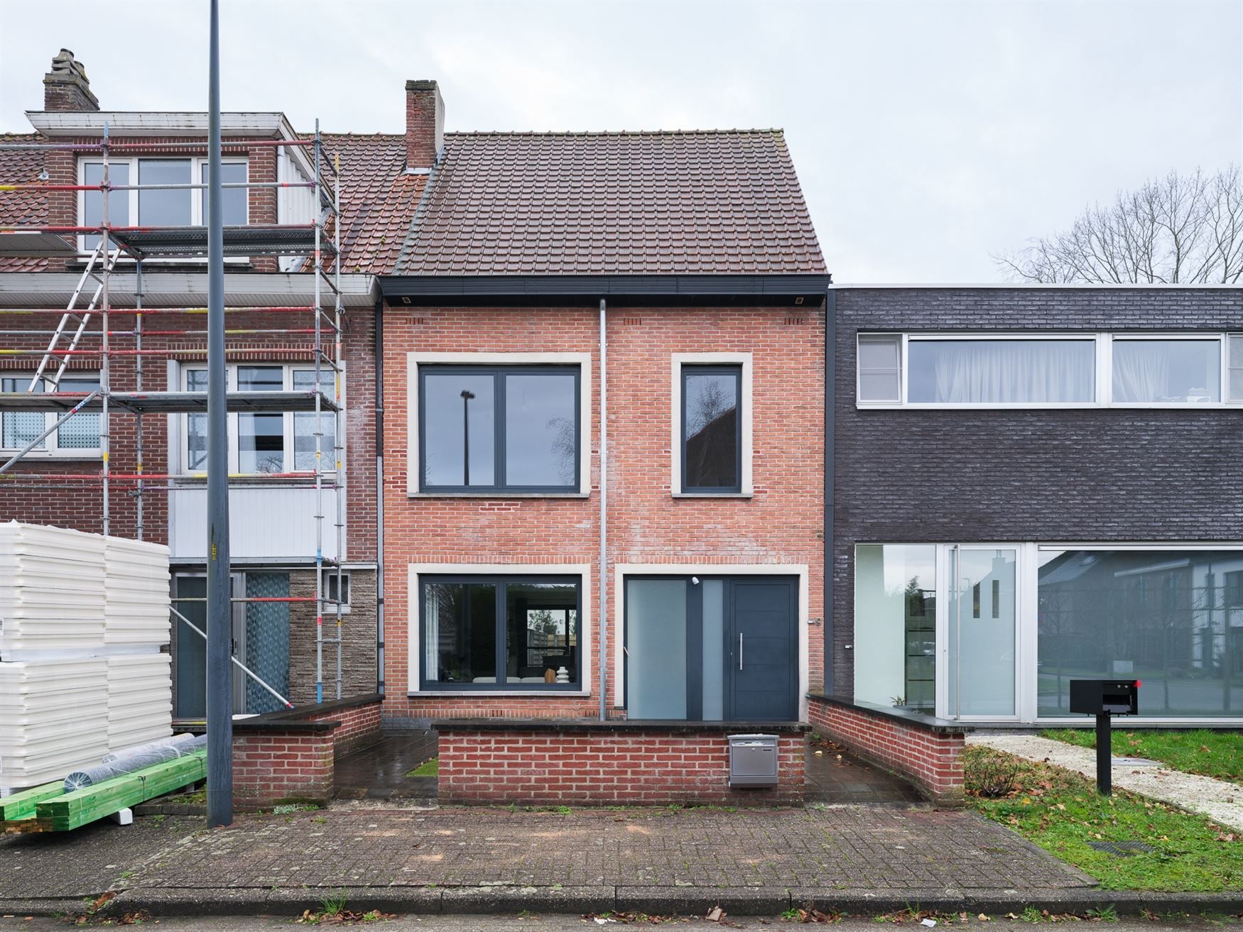 Gezinswoning met 3 slaapkamers en tuin in rustige straat. foto 18