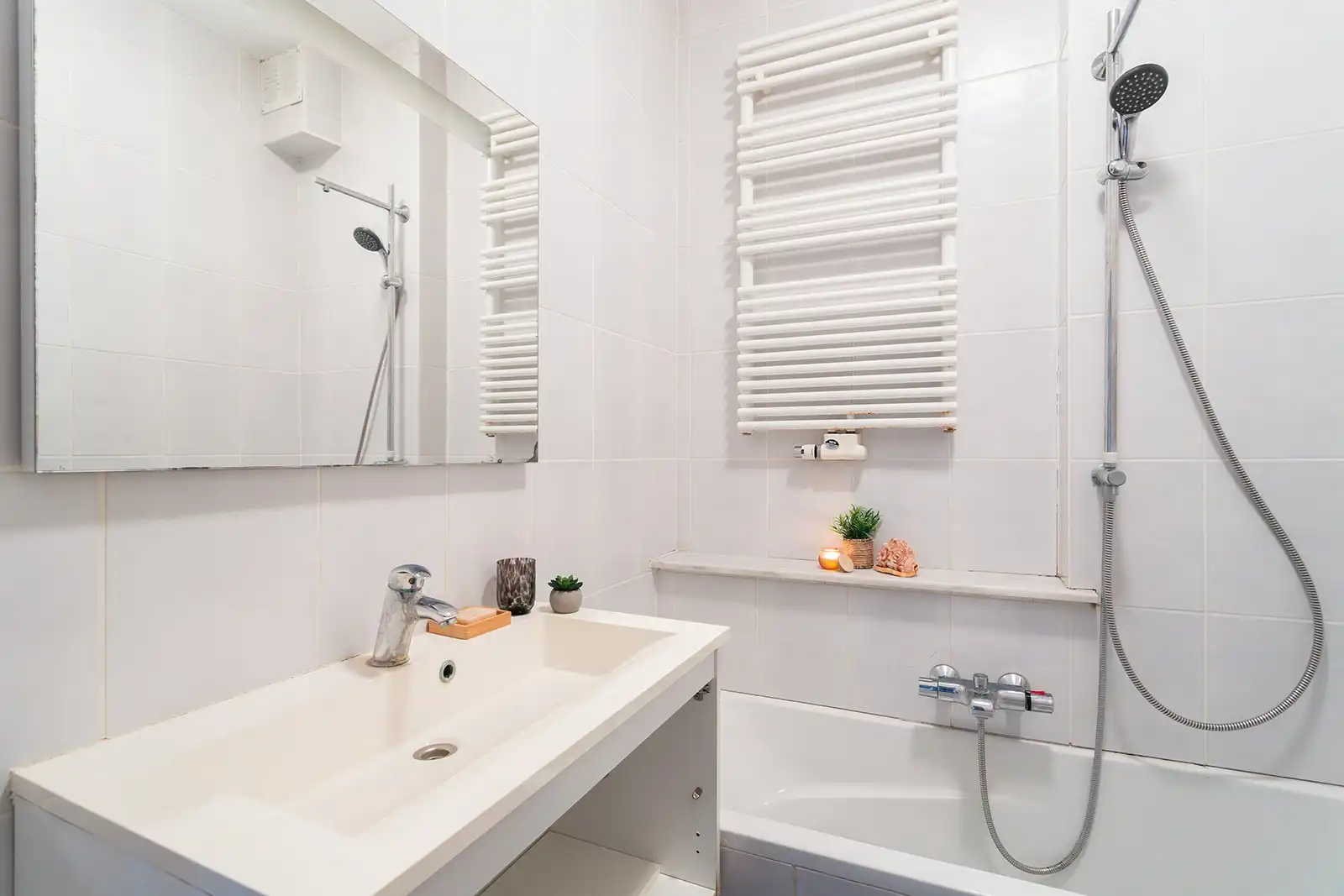 Lichtrijk 2-slaapkamerappartement in kleinschalig gebouw op Linkeroever foto 17