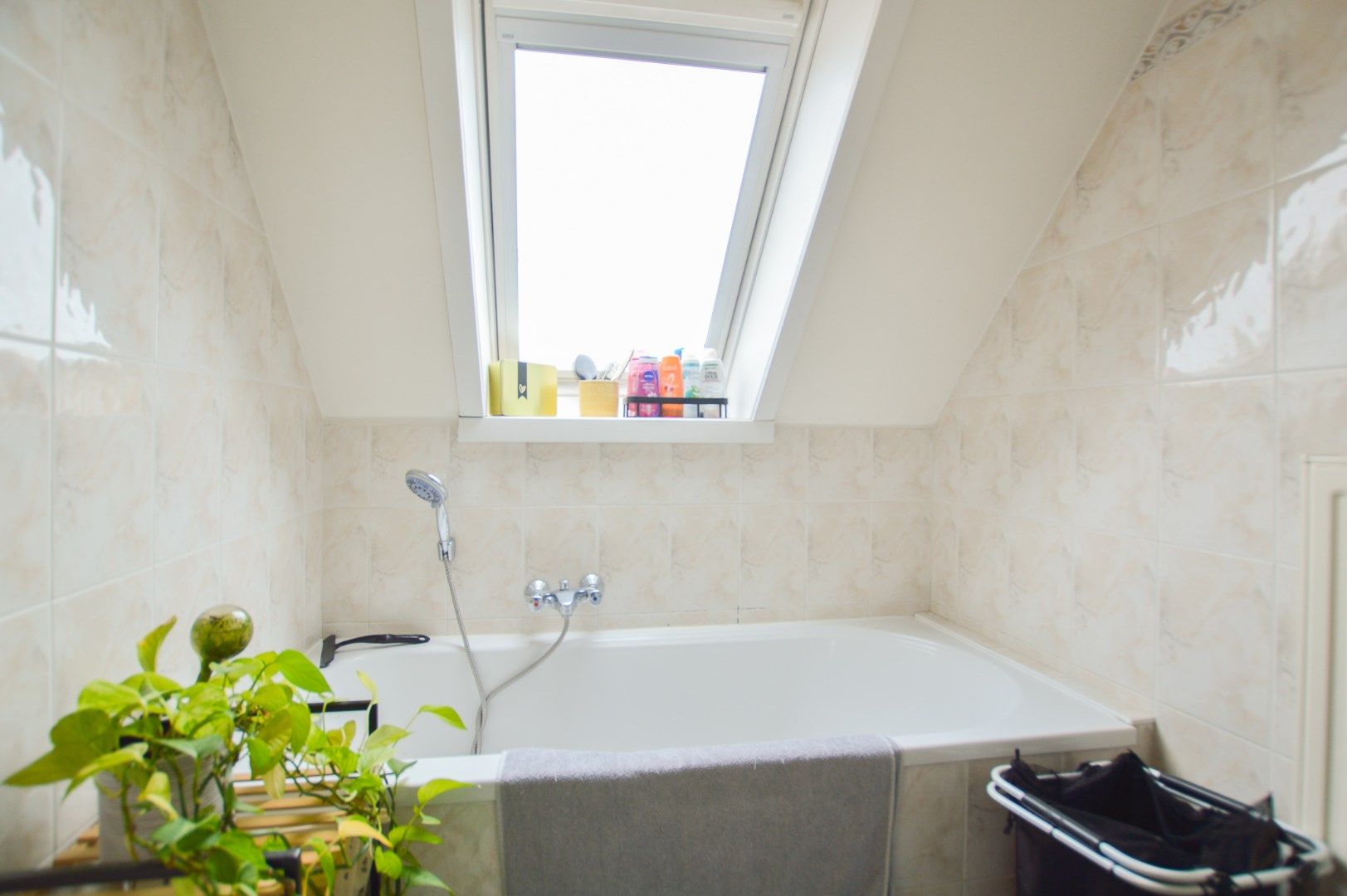 Ruim dakappartement met hoogwaardige afwerking te Oudenburg foto 6