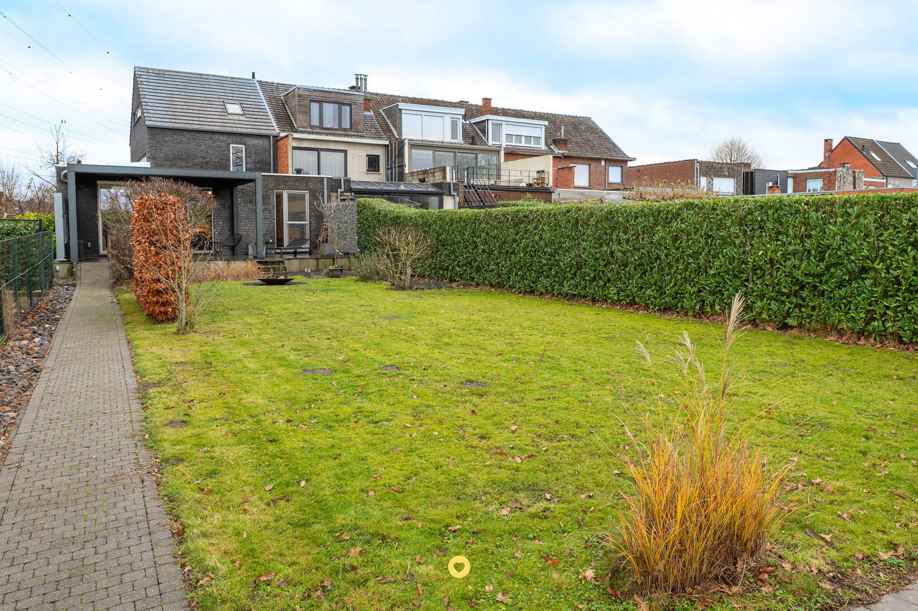 Rustig gelegen instapklare HOB met 4 SLK's, bureau en tuin foto 9