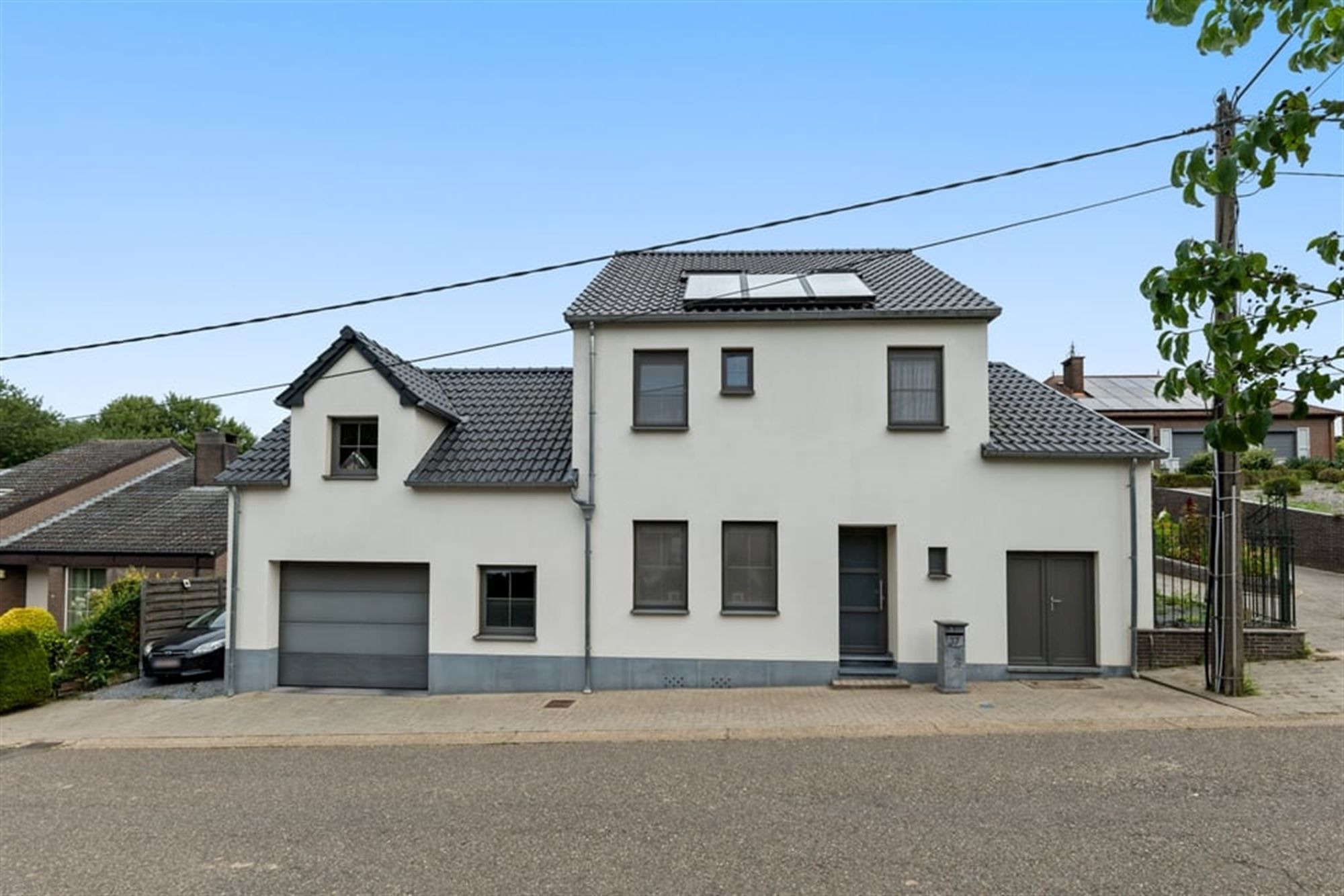RUIME, INSTAPKLARE OPEN BEBOUWING MET PRACHTIGE TERRASSEN OP EEN RUSTIGE LOCATIE foto {{pictureIndex}}