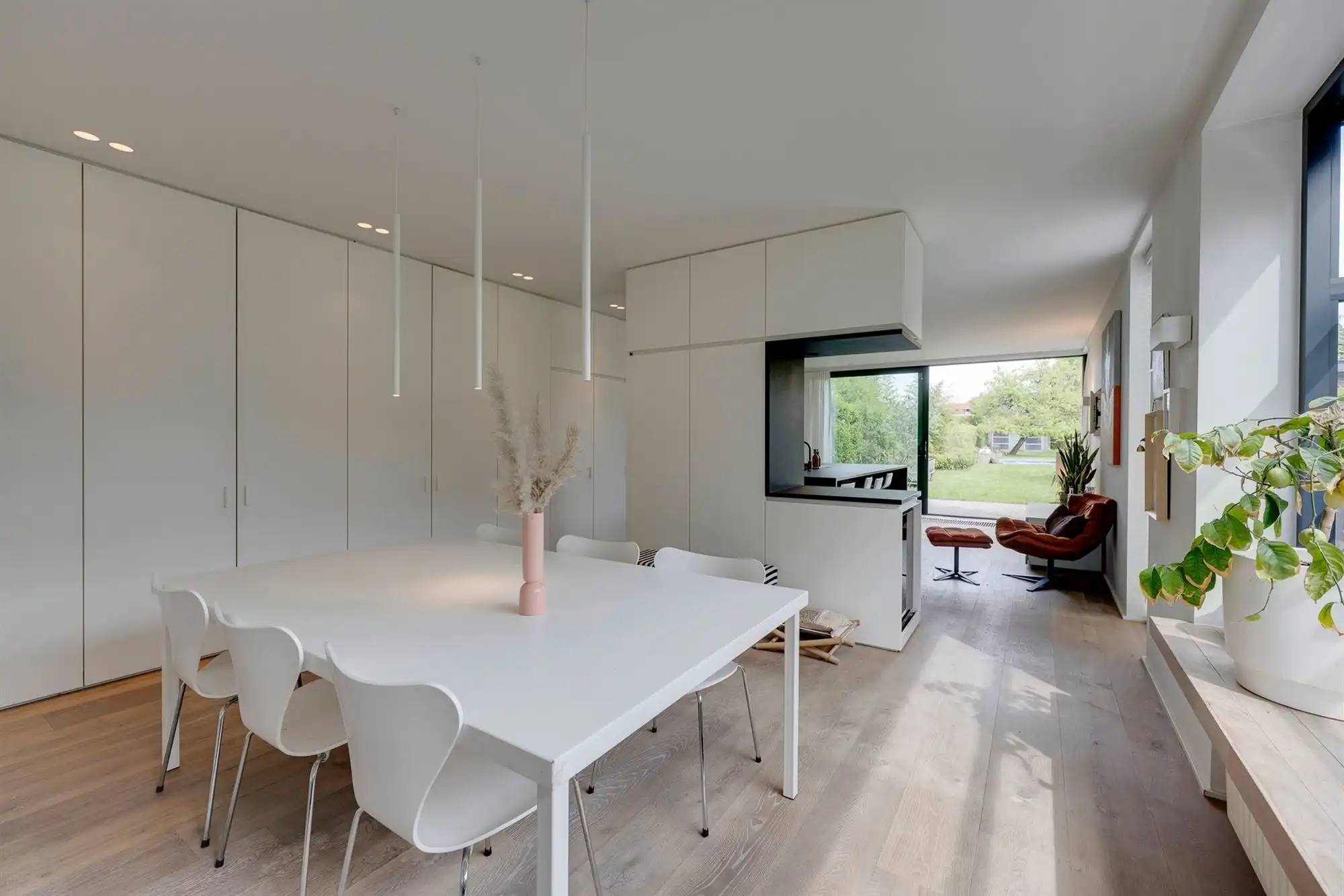 Sfeervolle halfopen woning nabij het dorpshart foto 7