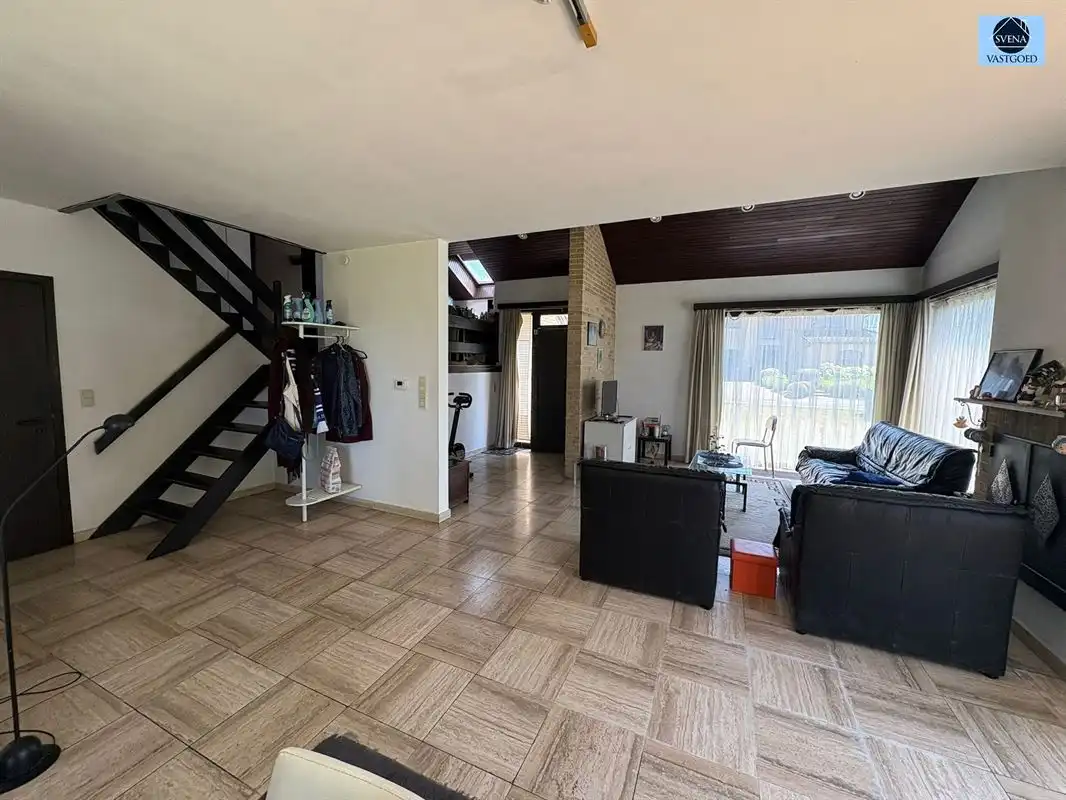 RUSTIG GELEGEN CHARMANTE VIERGEVELWONING MET 4 SLAAPKAMERS foto 4