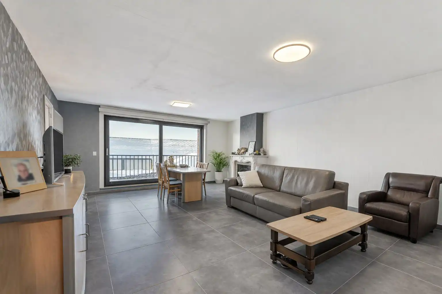 Gerenoveerd appartement met terras te koop in Moorsel foto {{pictureIndex}}