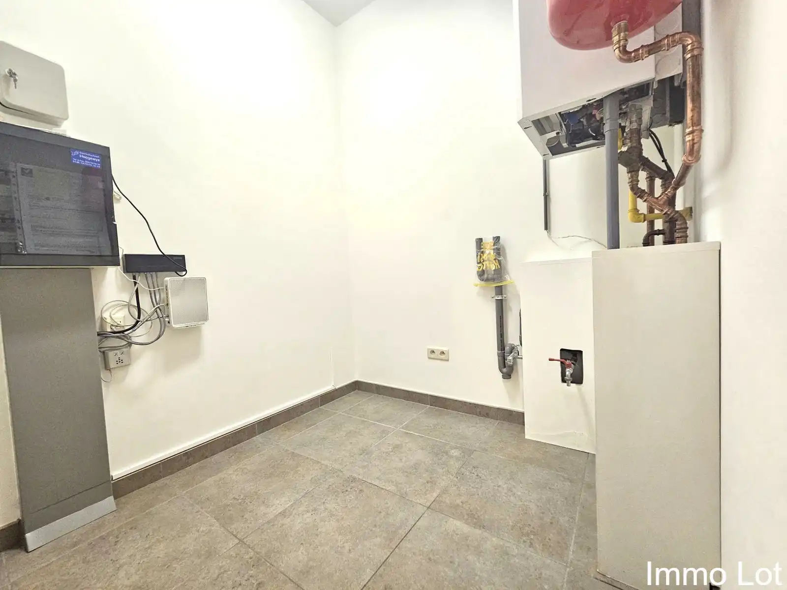 Charmant gelijkvloers appartement met terras en garage foto 13