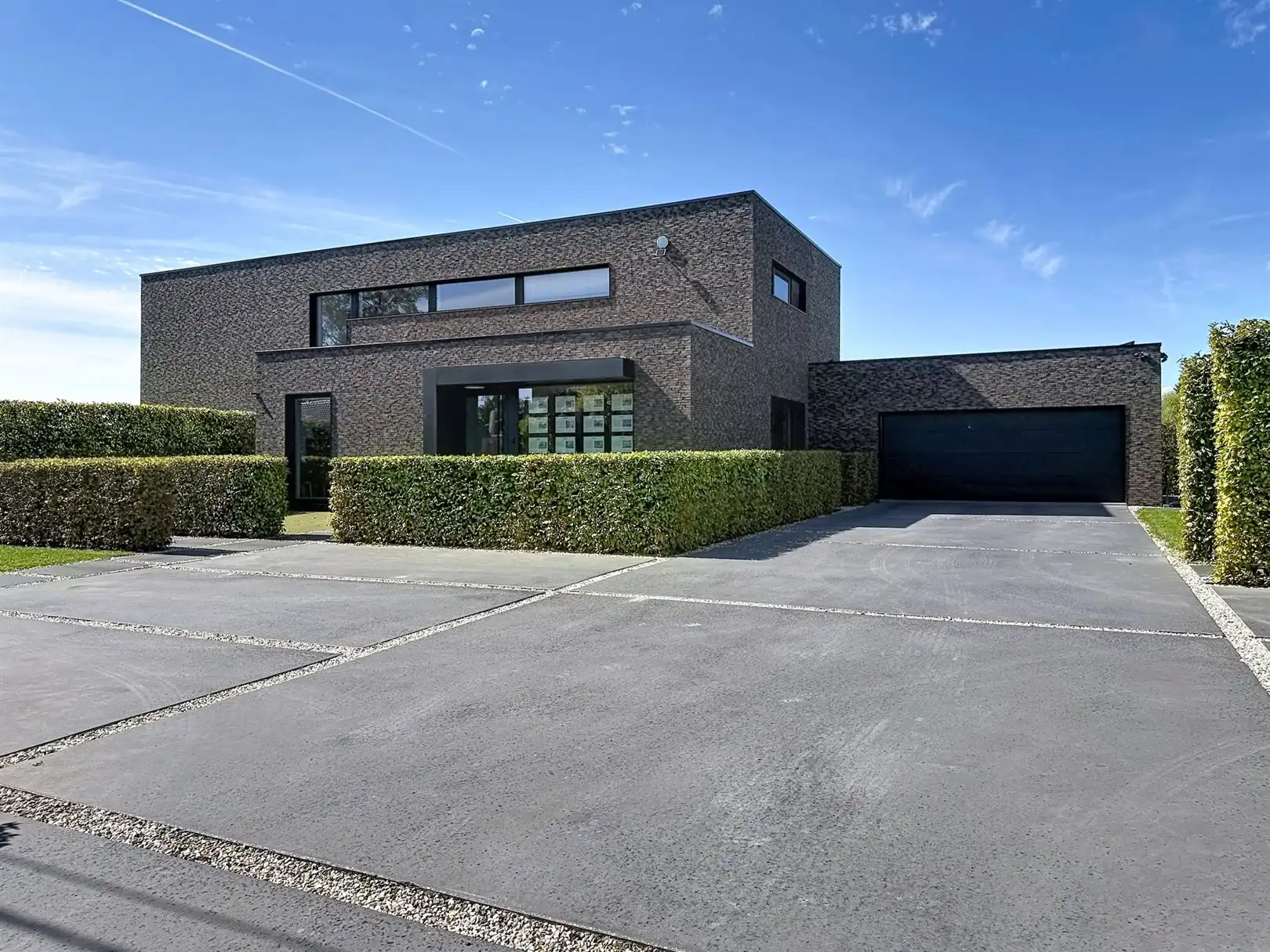 Prestige eigendom met kantoor, 4 slpks, 2 bdks, zwembad, 17a 55ca foto 3