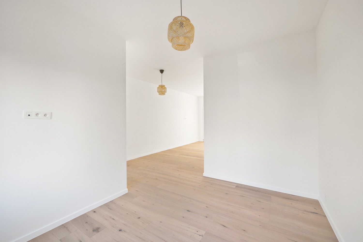 Kwalitatief in 2025 gerenoveerde eengezinswoning (±160m²) met 4 slaapkamers en een prachtige stadstuin - Zeer lage EPC-score! foto 11