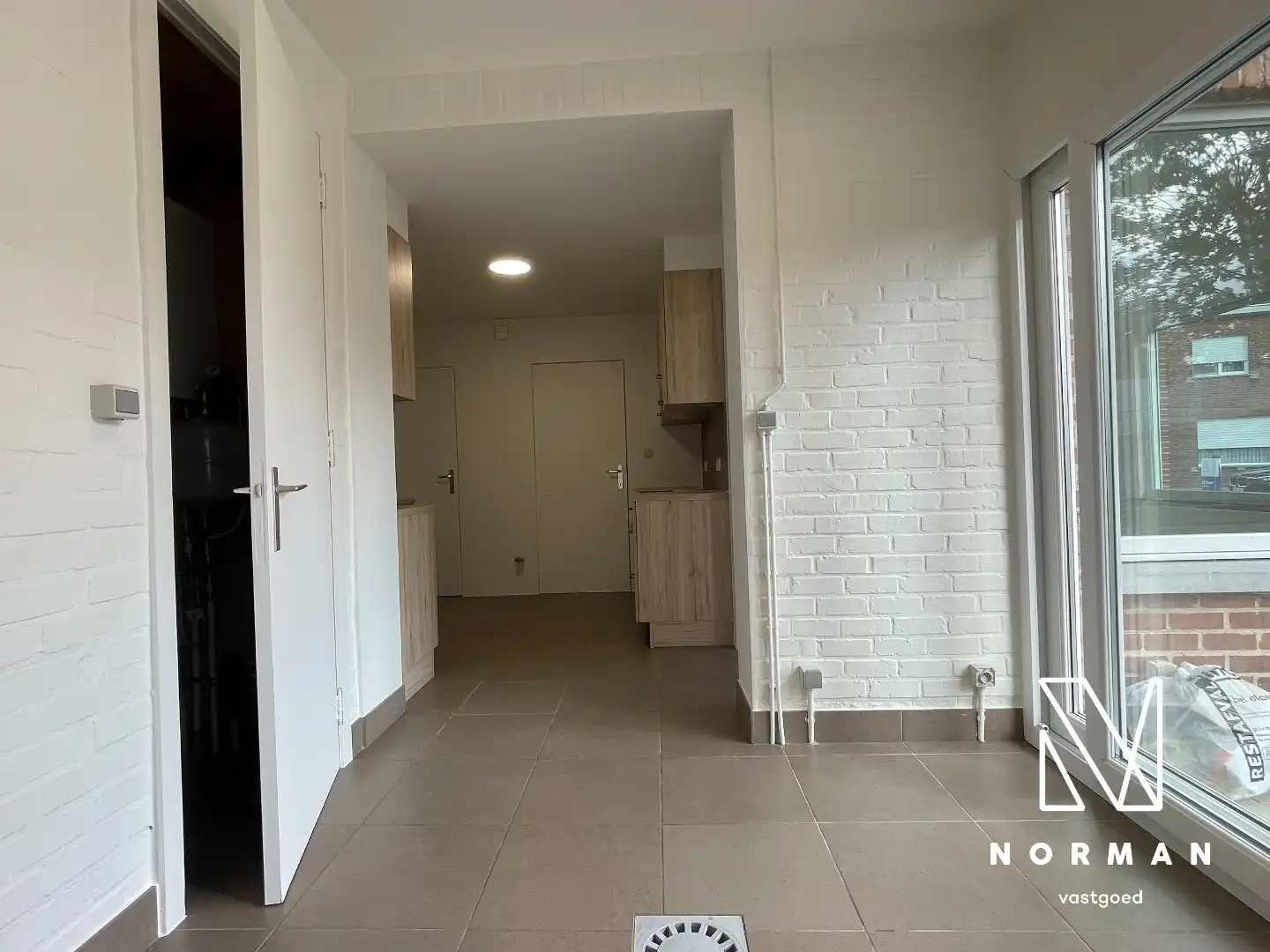 Instapklare, stijlvol gerenoveerde woning nabij het centrum van Kuurne foto 12