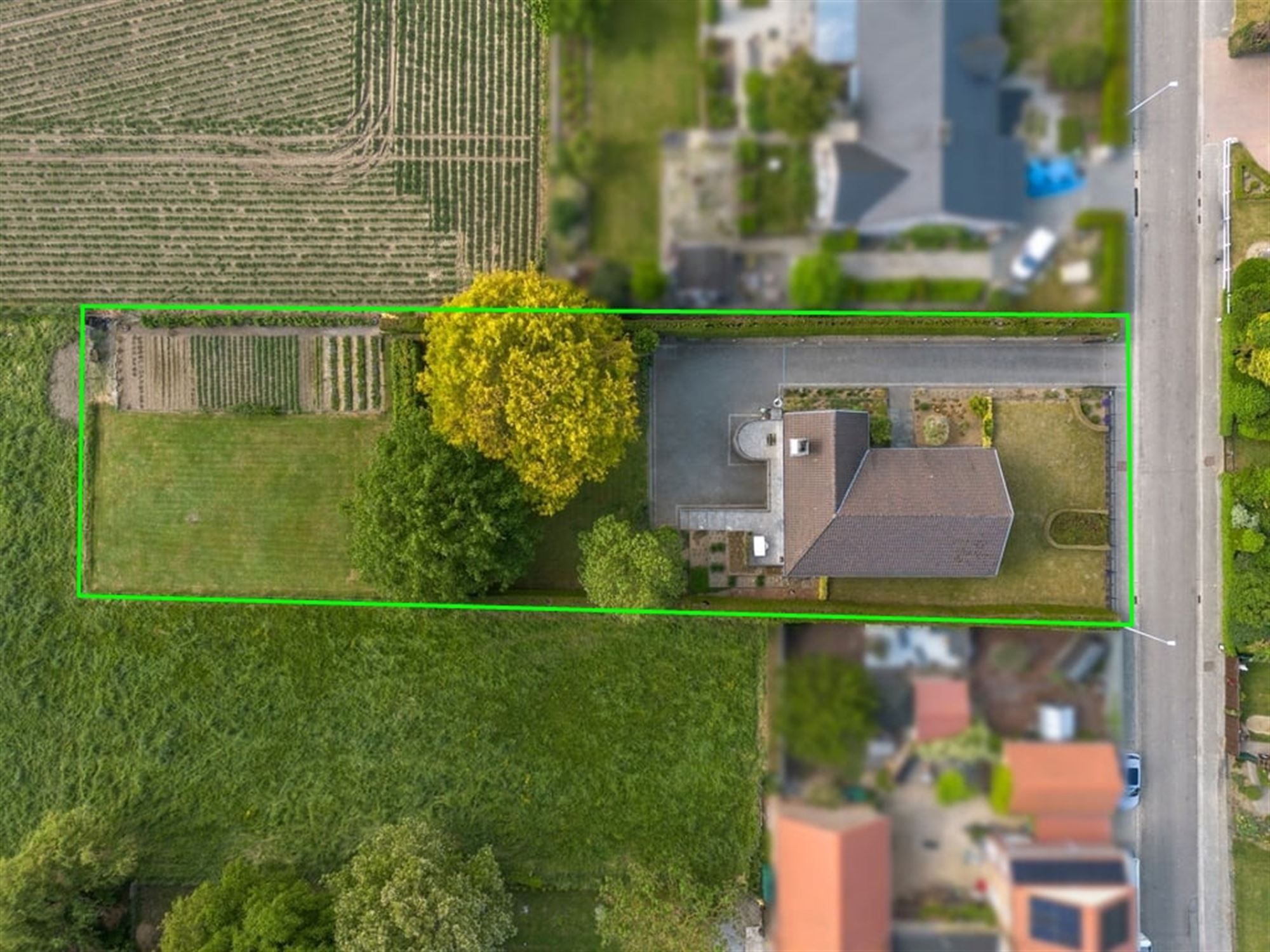 CHARMANTE GEZINSWONING OP EEN KNAP PERCEEL VAN 21A80CA IN VELM foto 4