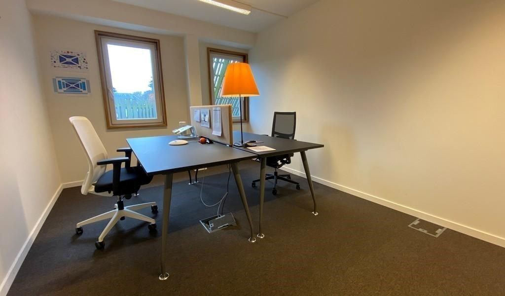 Instapklare kantoorruimte met terras te huur aan afrit E40 in Sint-Denijs-Westrem  foto 4