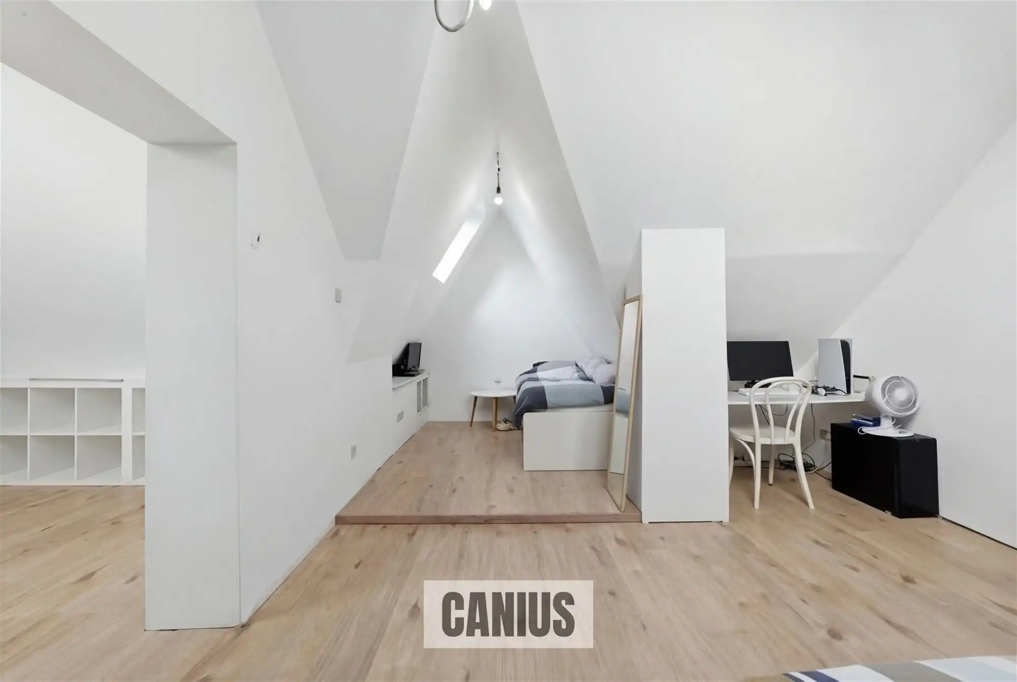 GERENOVEERDE OPEN BEBOUWING MET VIER SLAAPKAMERS foto 25