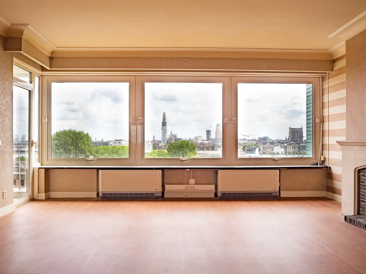 Appartement gelegen op de 9de verdieping foto {{pictureIndex}}