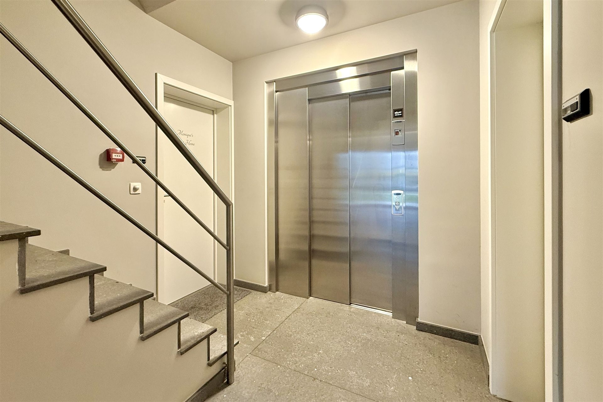 Knap gelijkvloers 2 slpk, terras & garage foto 20