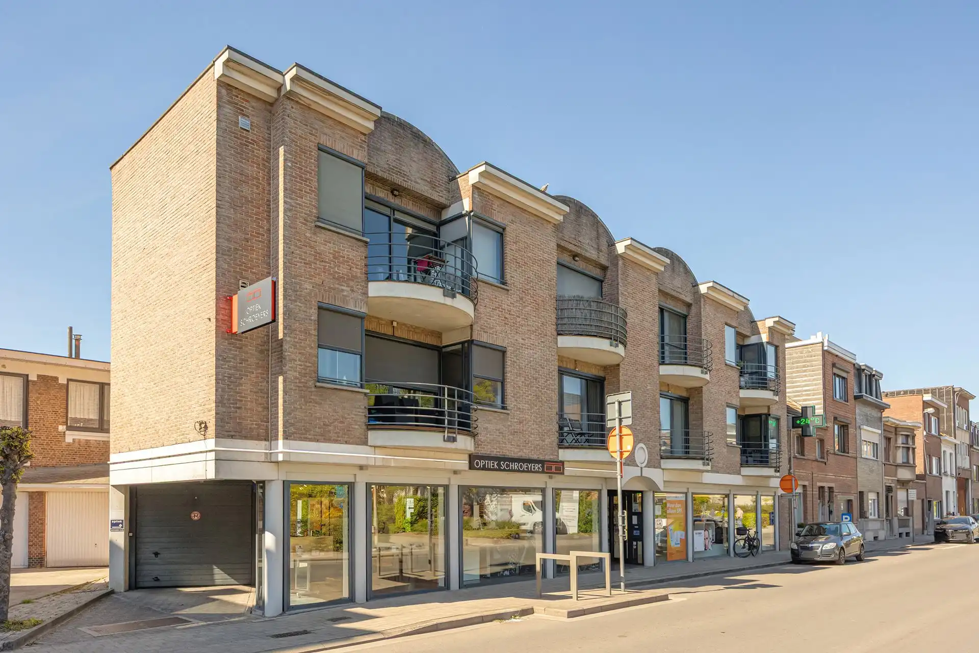 Lichtovergoten appartement met 2 terrassen en garagebox! foto 18