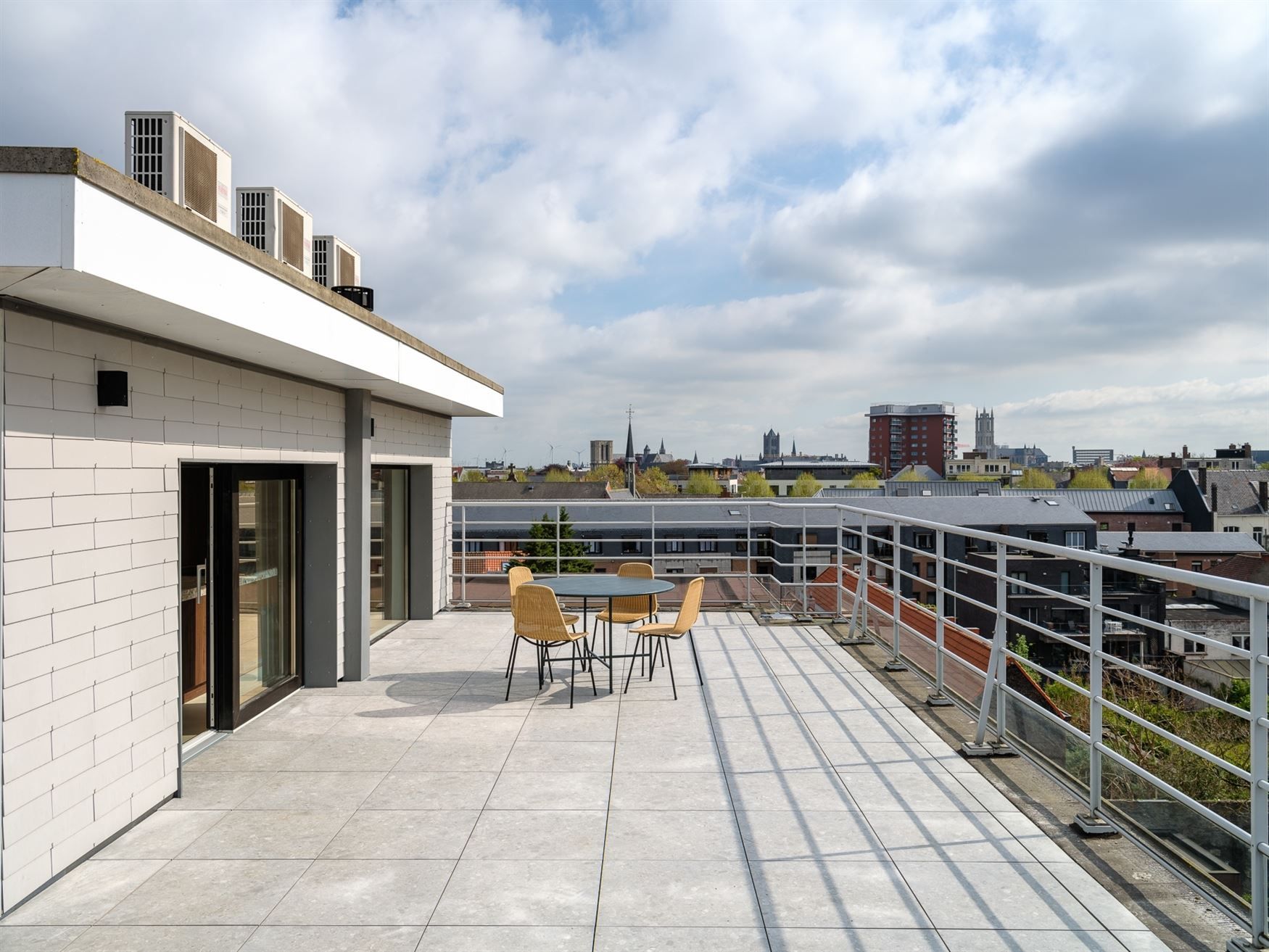 Stijlvolle penthouse met riant 360° view terras foto 7