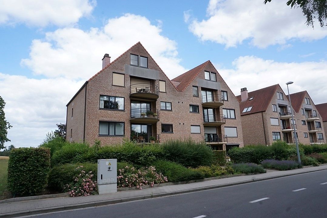 Ruim gelijkvloersappartement 144m² met 2 terrassen en tuintje foto {{pictureIndex}}