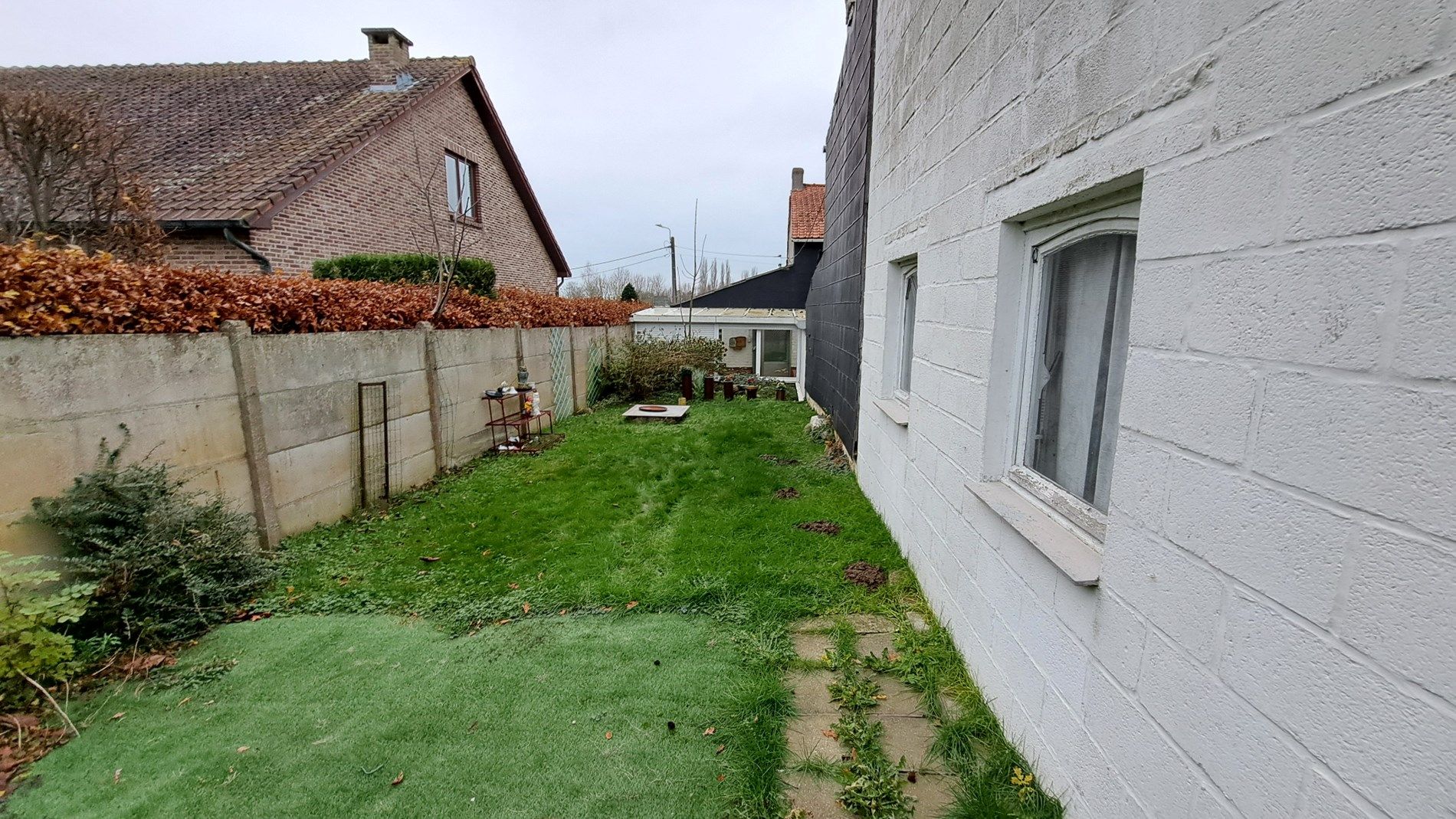 Rustig gelegen woning met garage omgeven door groen foto 4