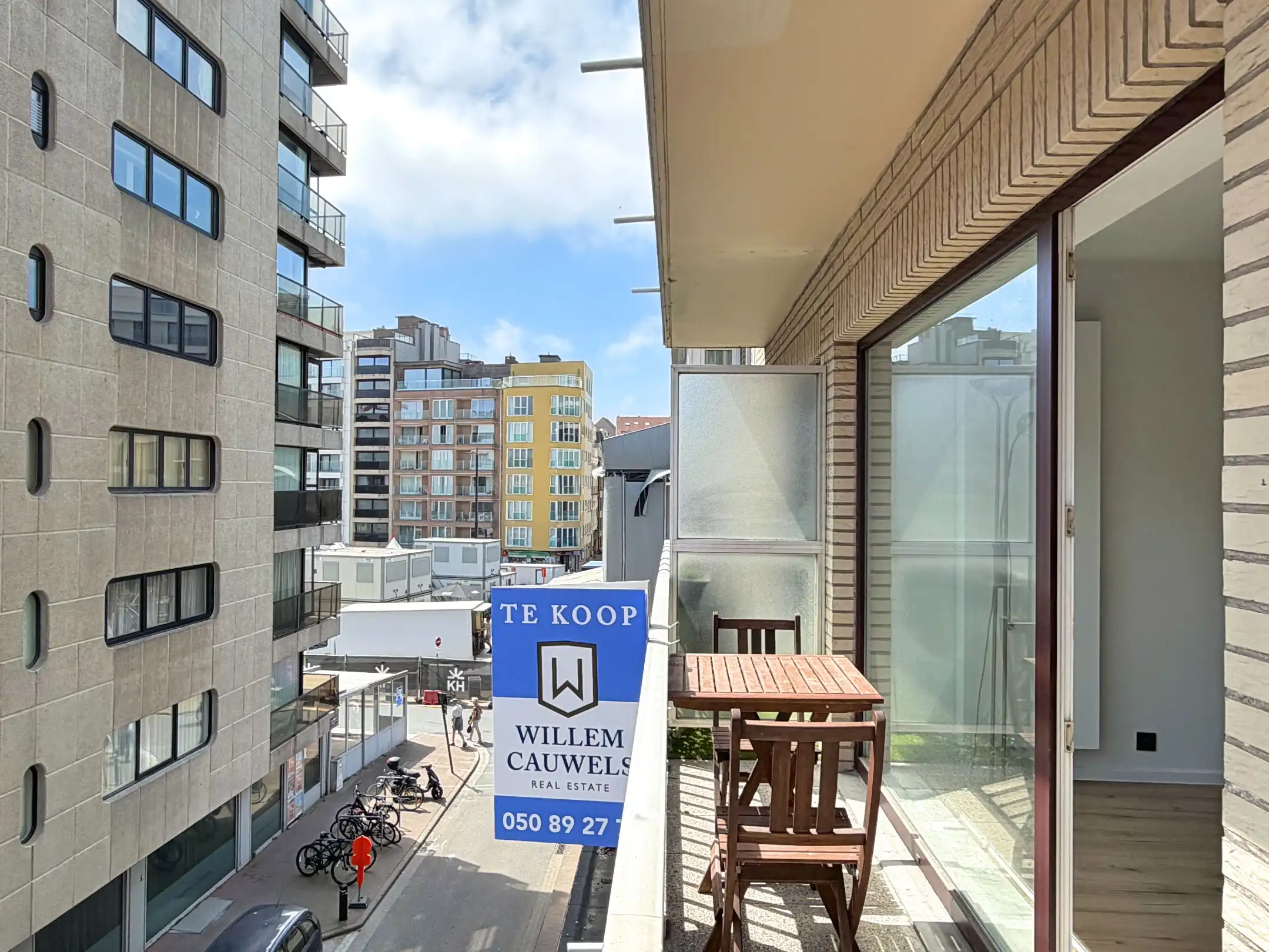 Instapklaar appartement net achter de Zeedijk van Heist foto 3