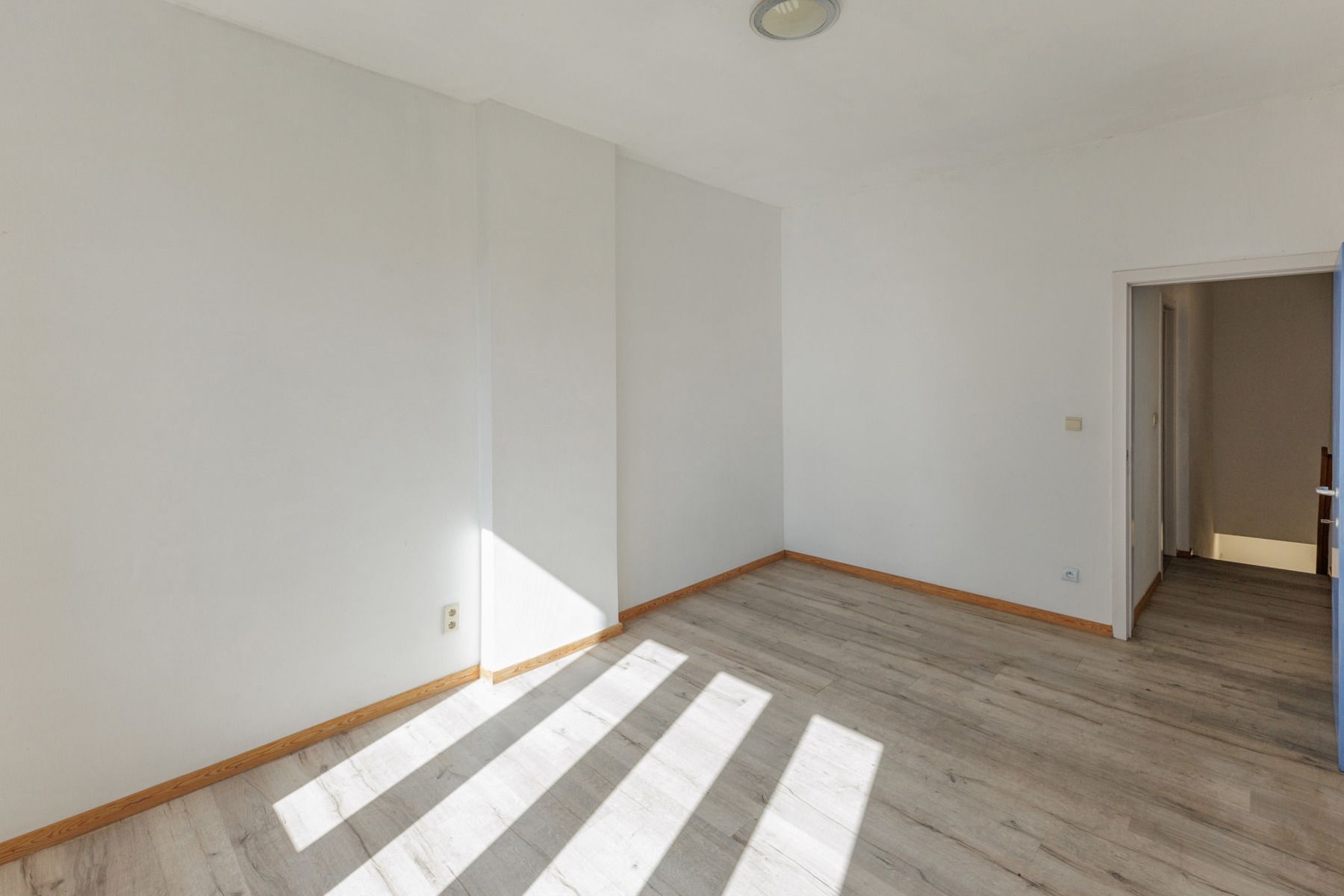 Handelspand met woonst foto 8