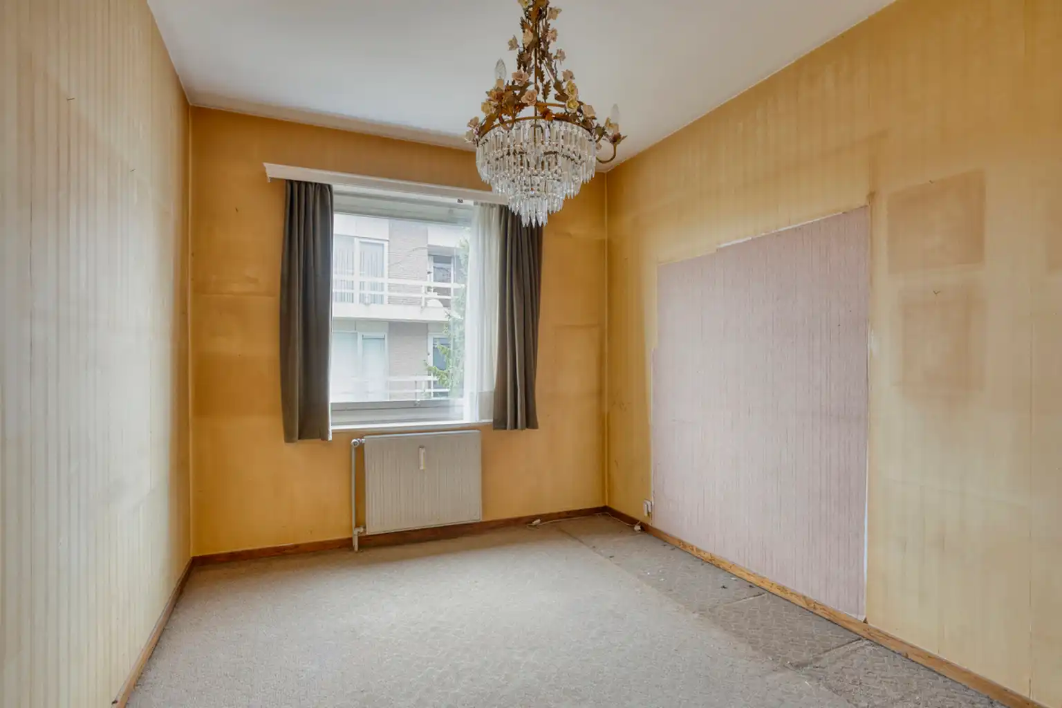 Te moderniseren hoekappartement met twee slaapkamers foto 14
