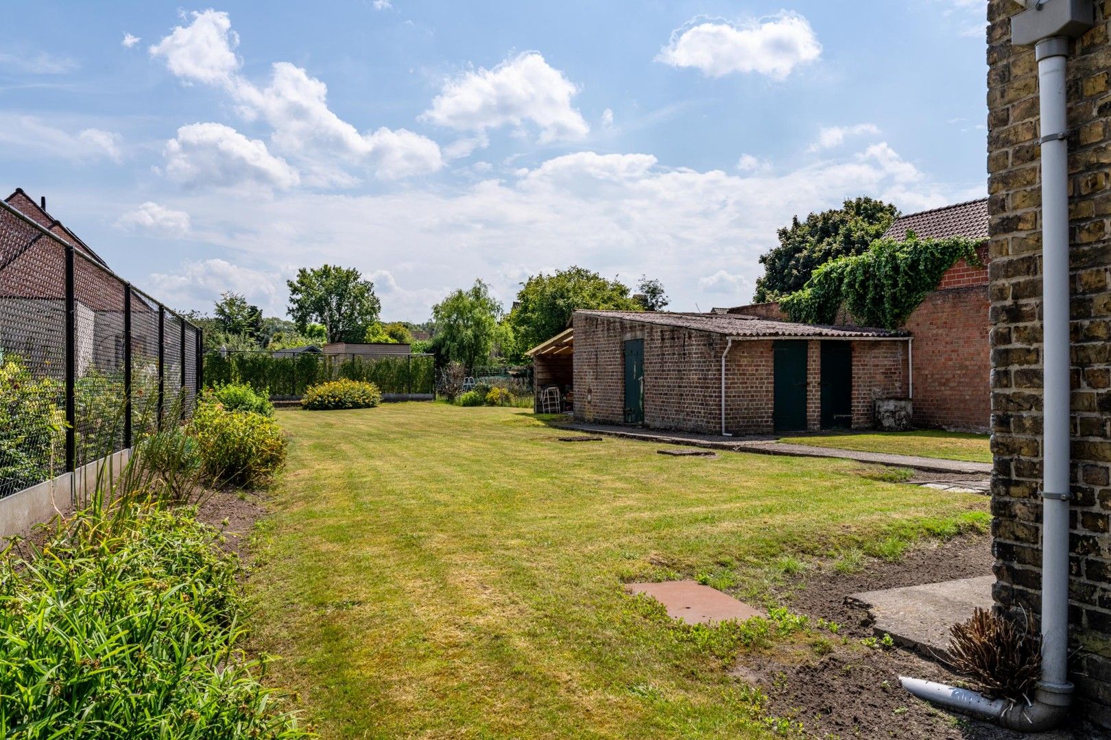 Te renoveren woning op een zonnig perceel van 558 m² foto 2