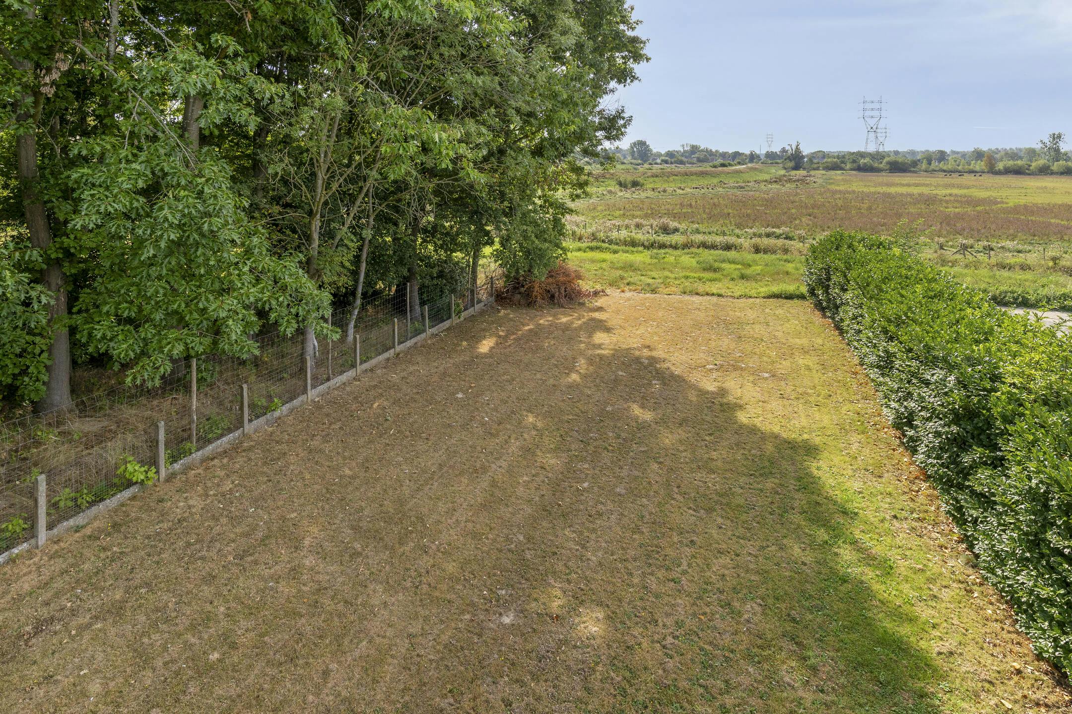 Charmante woning op ruim perceel te Heffen foto 3