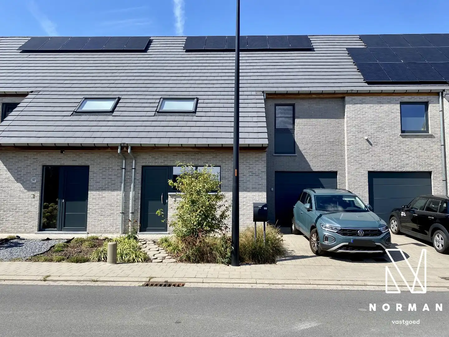 Moderne woning met 3 slaapkamers en zonnepanelen te Kuurne foto {{pictureIndex}}
