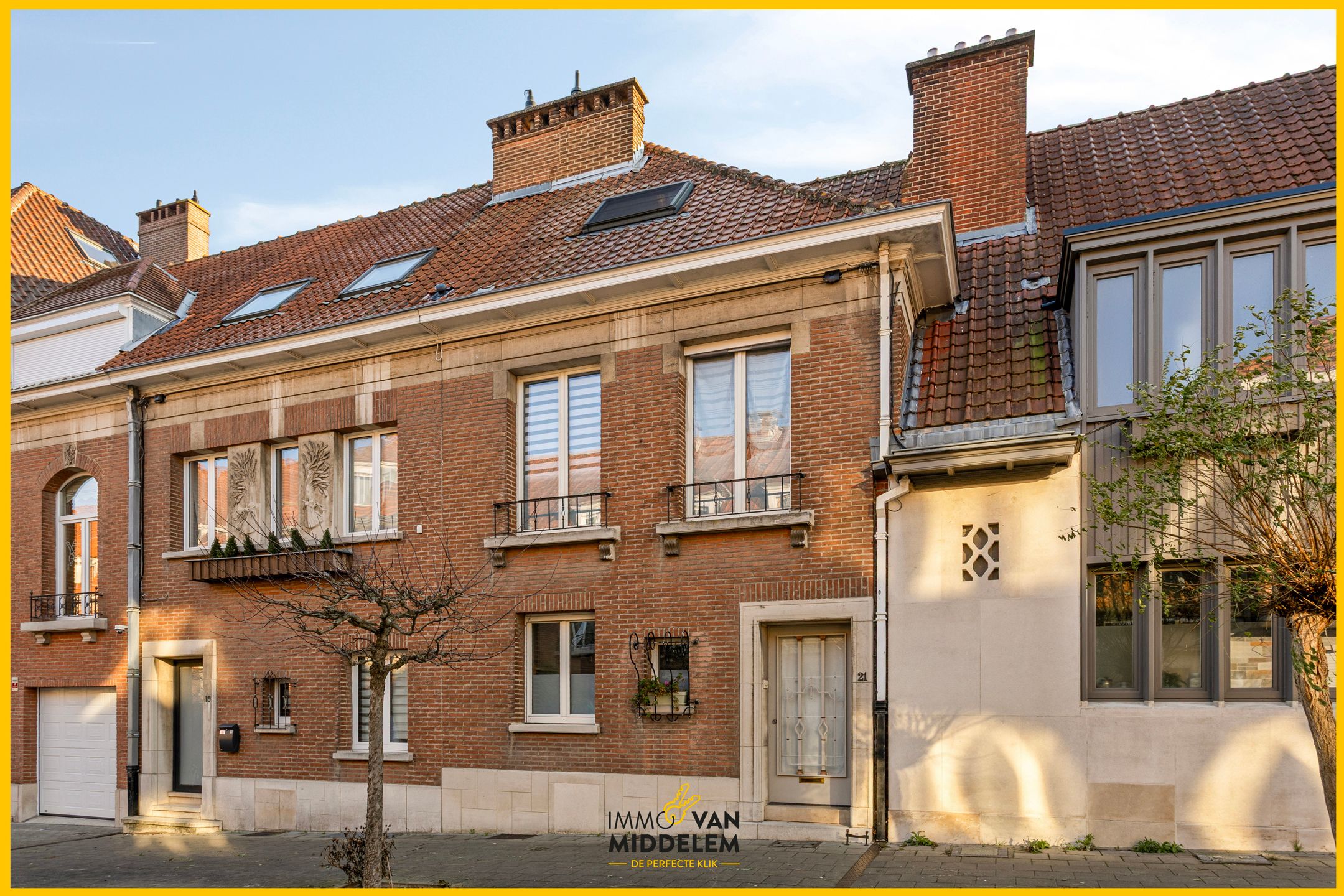 CHARMANTE GEZINSWONING MET 3 SLPK EN TUIN foto {{pictureIndex}}