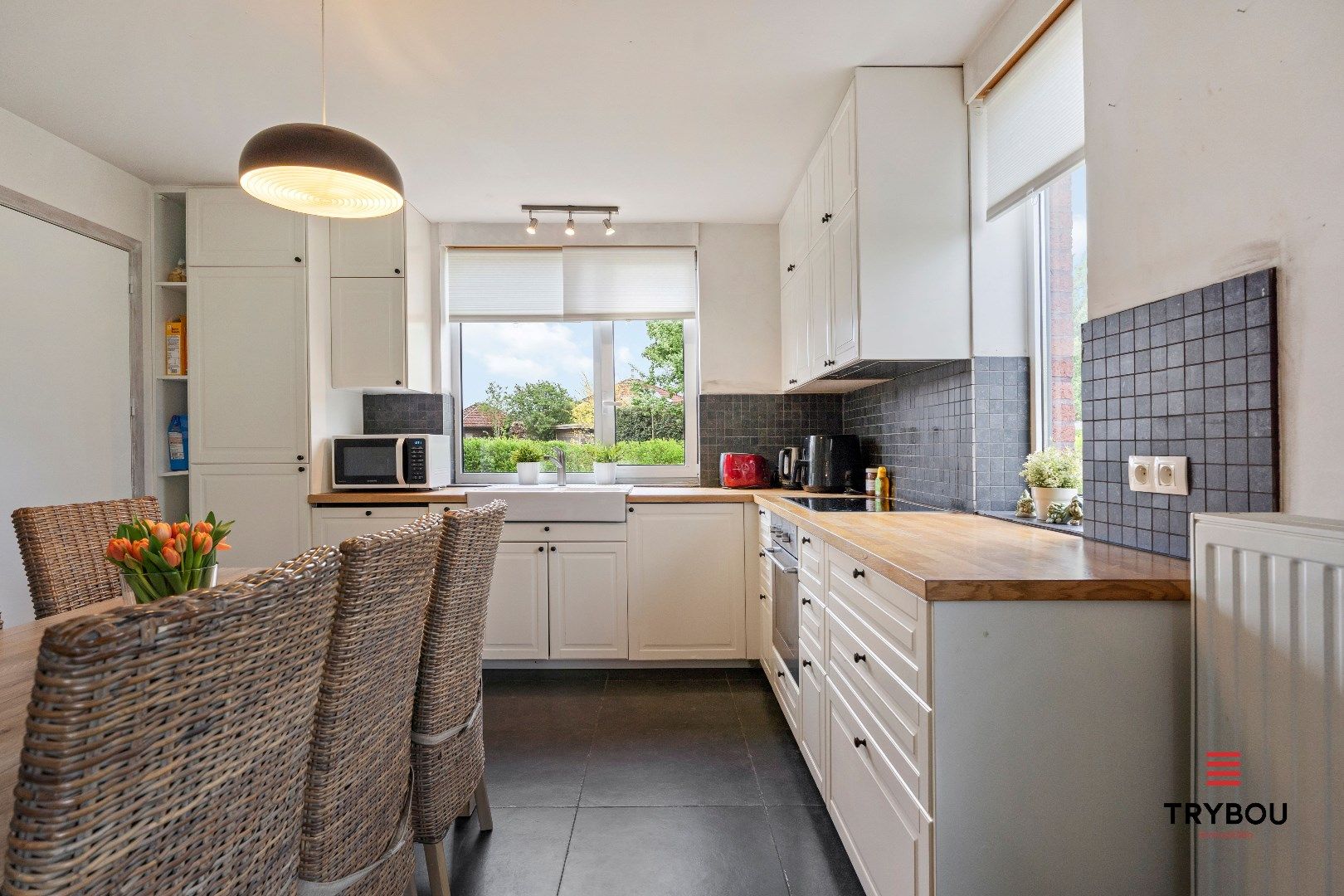 Uitstekend gelegen, halfopen bebouwing met 4 slaapkamers te Ruislede foto 8
