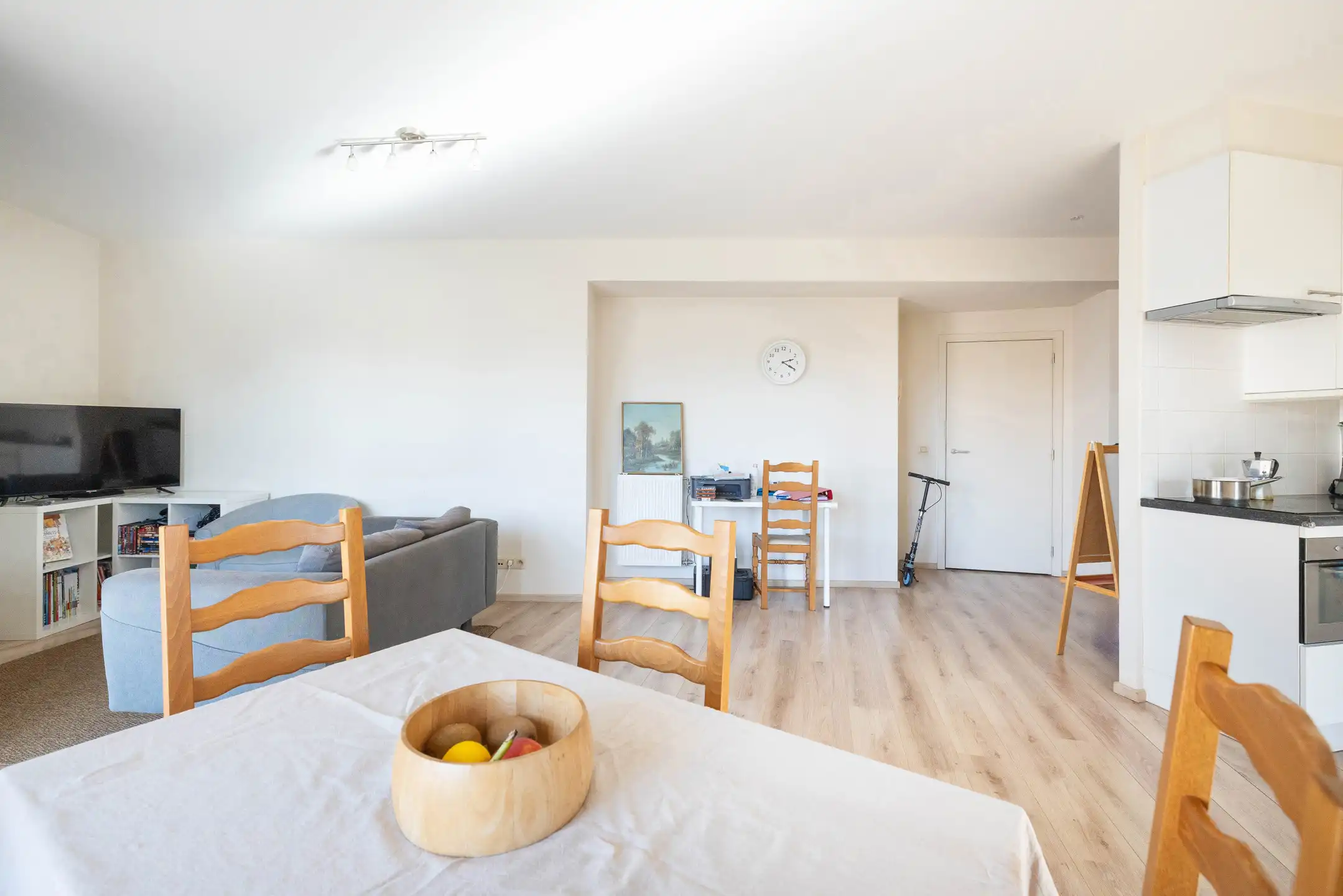 Een rendabel 2-slaapkamerappartement in 1 gegeerde omgeving foto {{pictureIndex}}